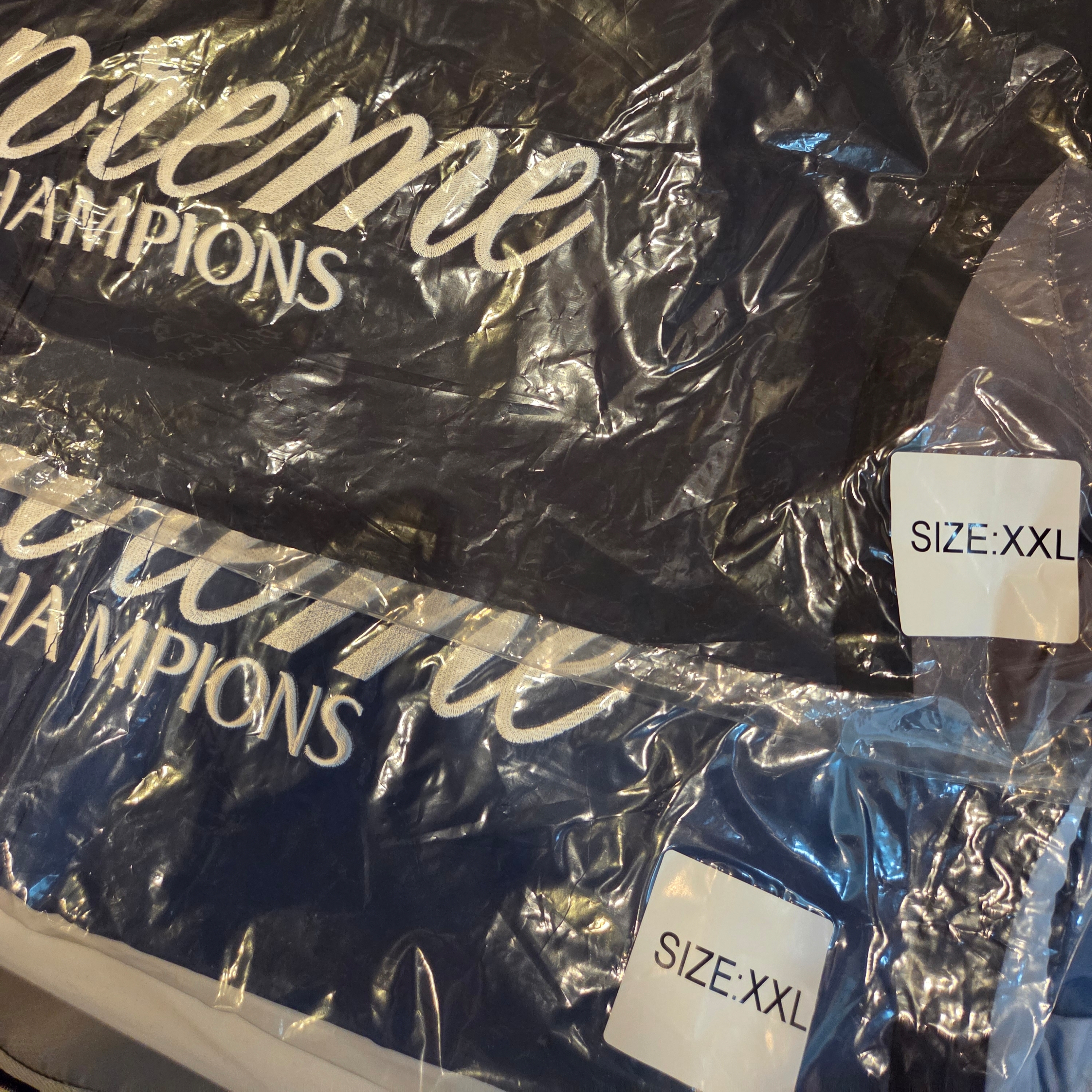 Supreme x Umbro Gradient Track Jacket Black - 25FW, Supreme x Umbro Gradient Track Jacket Navy - 25FW 착용 스타일