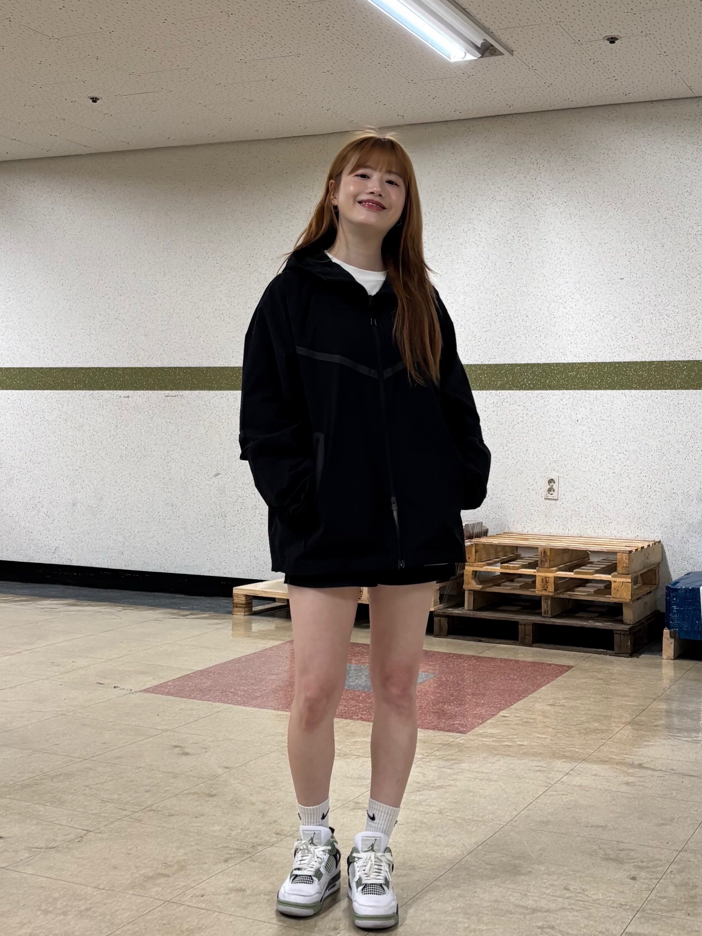 Nike Tech Windrunner Woven Full-Zip Jacket Black - Asia, (W) Jordan 4 Retro Oil Green 착용 스타일 - 5
