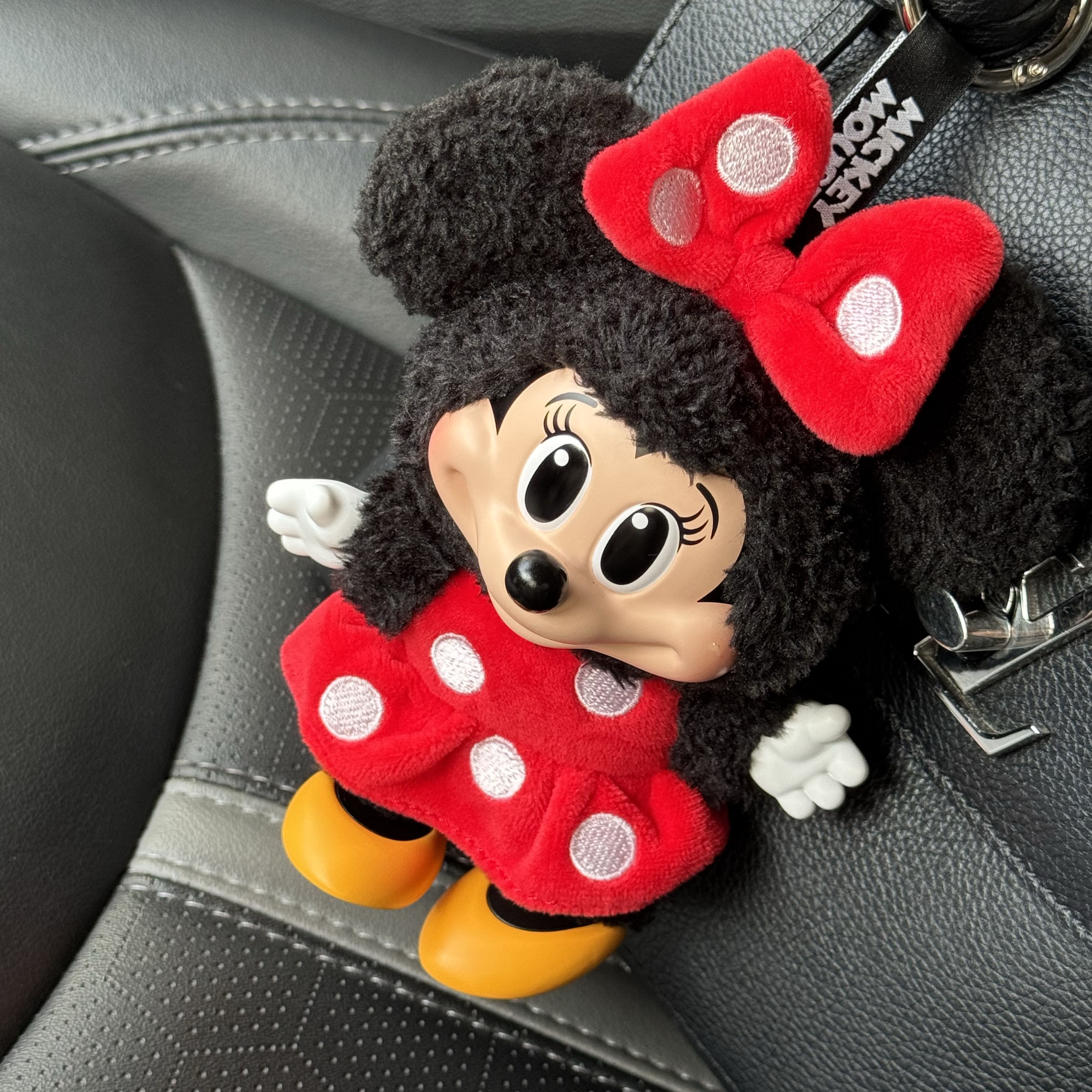 Pop Mart Mickey Family Cute Together Keychain Series Minnie (Opened Case) 착용 스타일 - 2