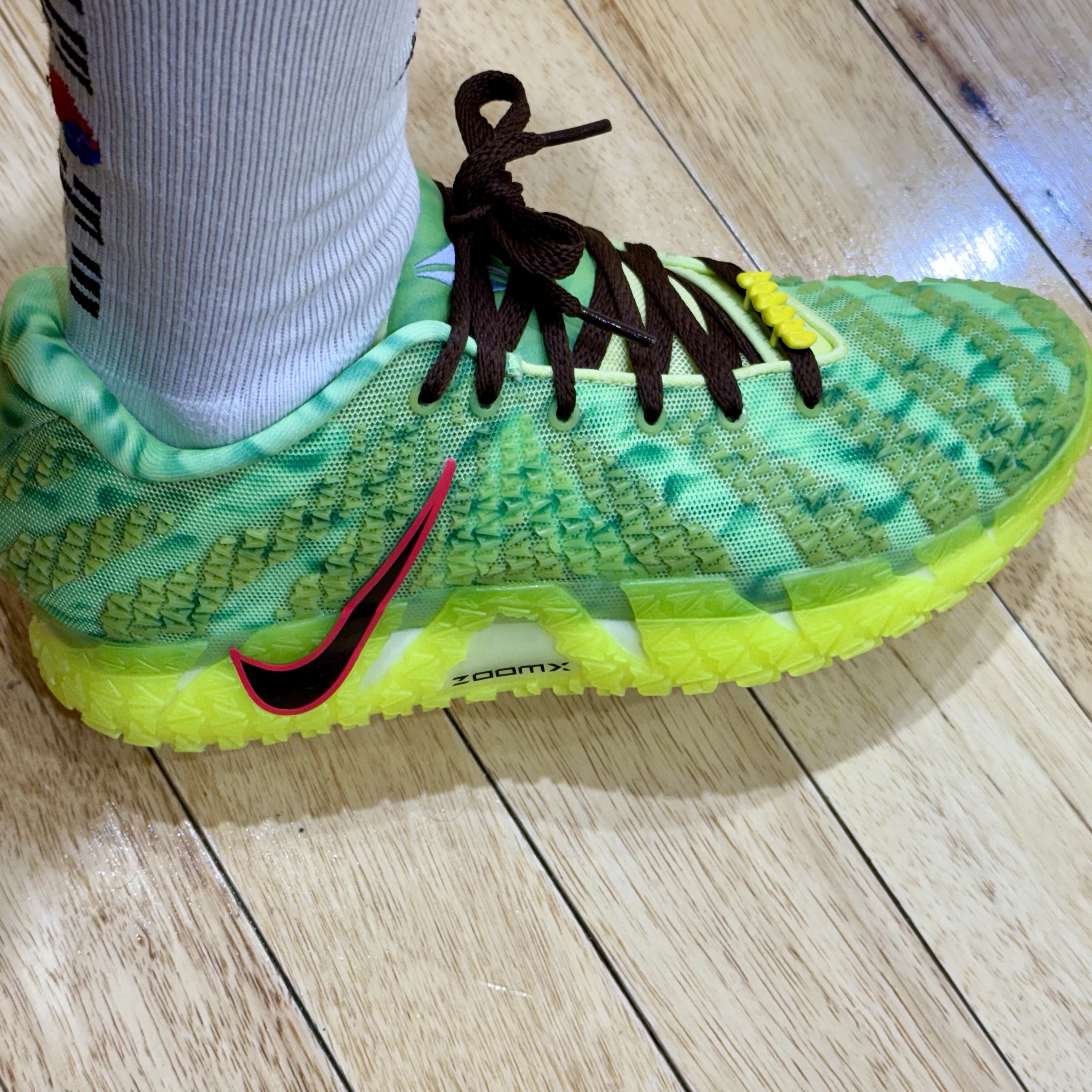 Nike Ja 3 EP Light Lemon Twist Hemp 착용 스타일 - 2