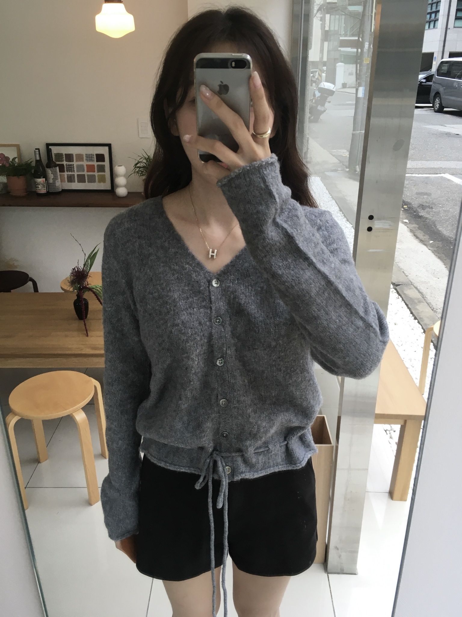 (W) Hermes Mini Pop H Pendant Rose Gold & Blanc, (W) New Balance 574 Black - B Standard 착용 스타일 - 1