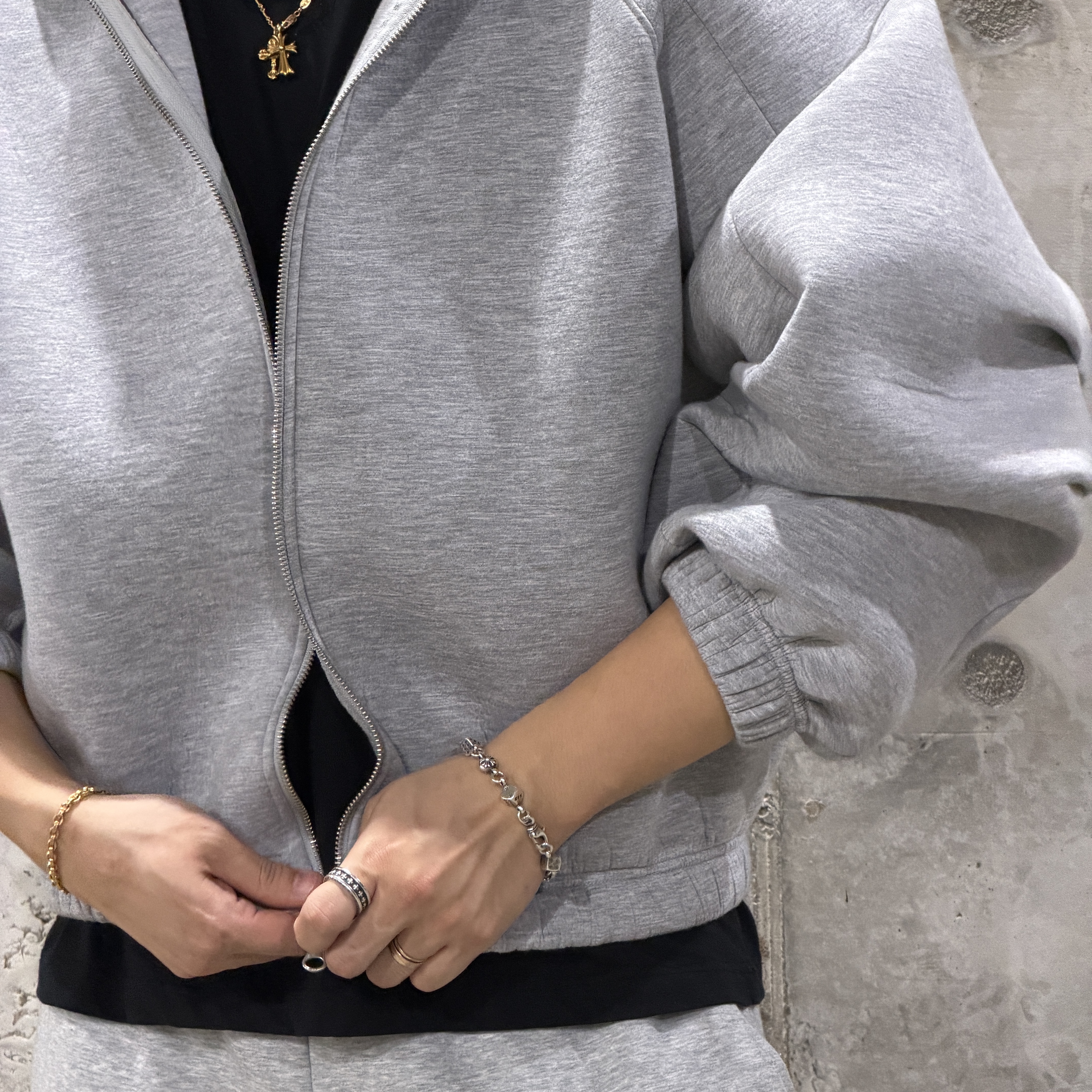 Balenciaga Basketball Sneakers Silver Black 착용 스타일 - 4