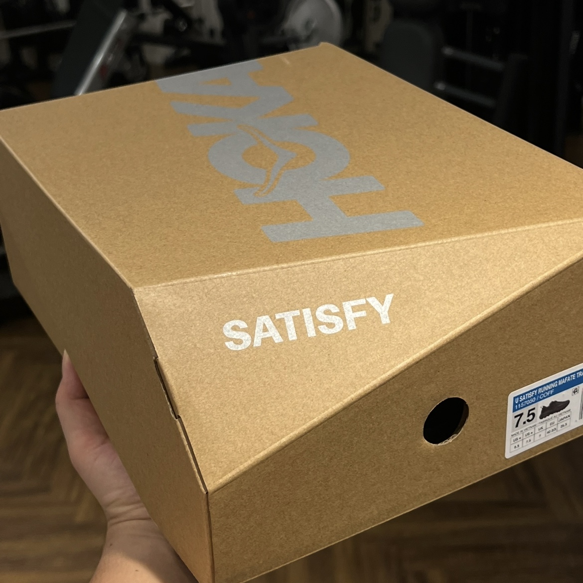 Hoka x Satisfy Mafate Speed 4 Lite Coffee 착용 스타일 - 4