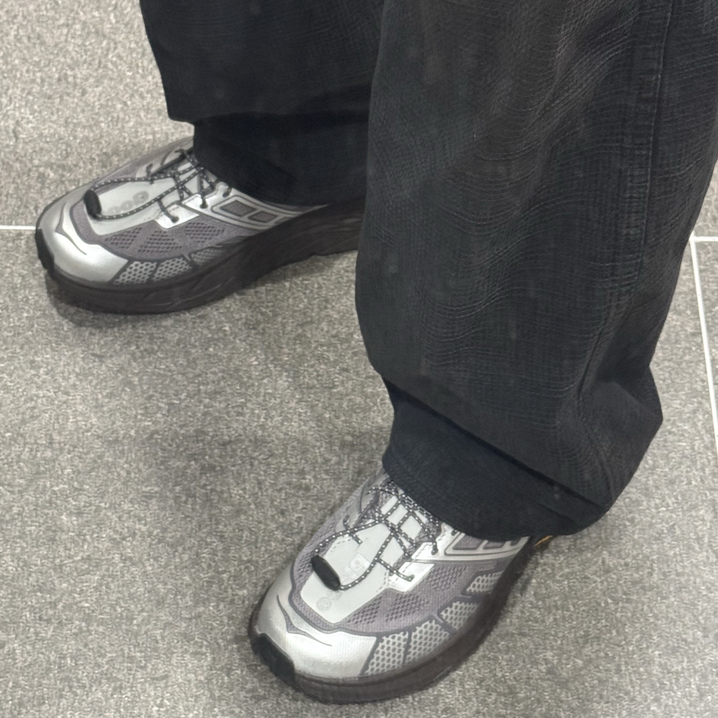Hoka x Unna Speedgoat 2 Astral Galaxy 착용 스타일