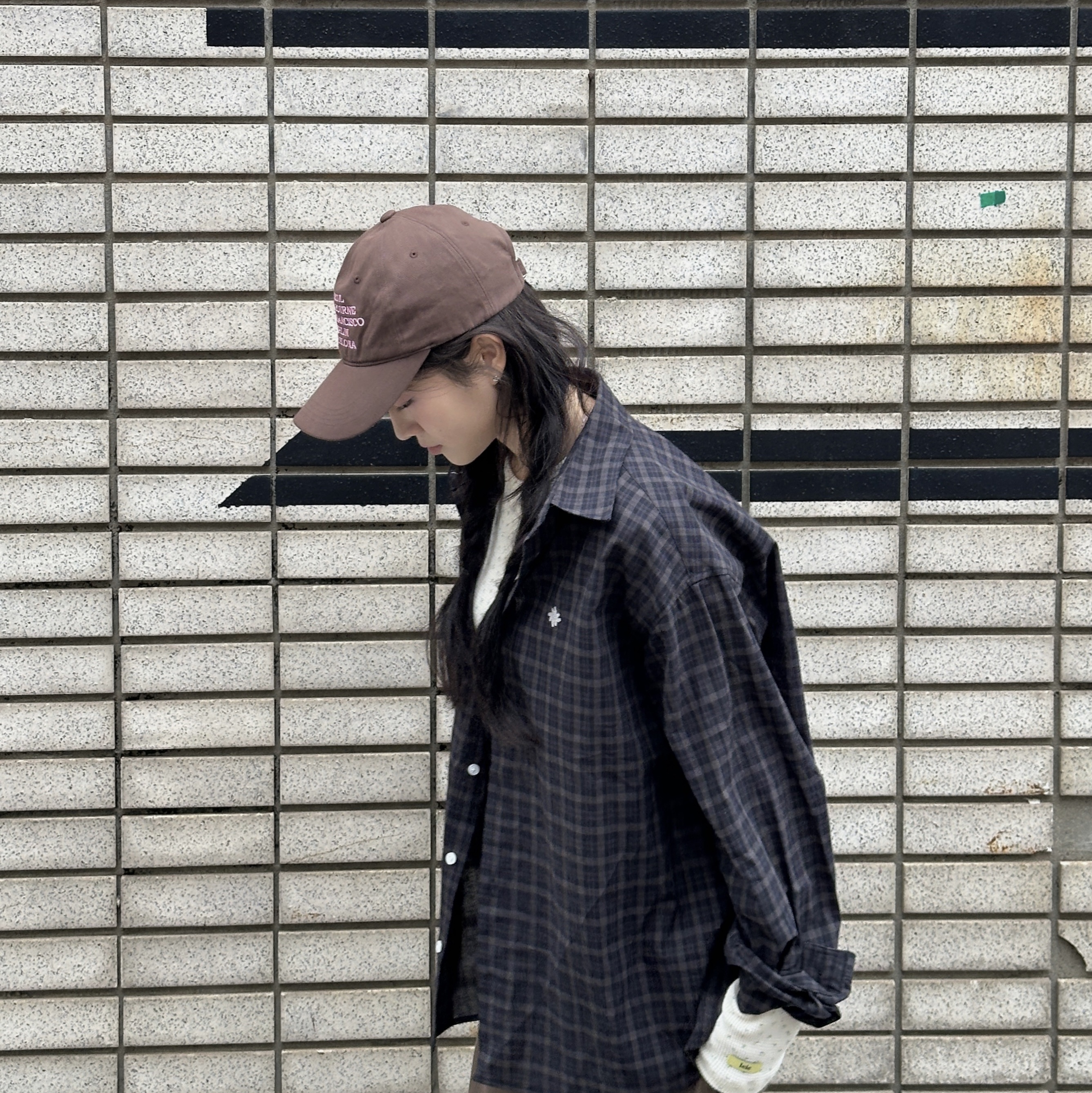 SLOW RECORD HOUSE Vintage Check Shirt Black 착용 스타일 - 2