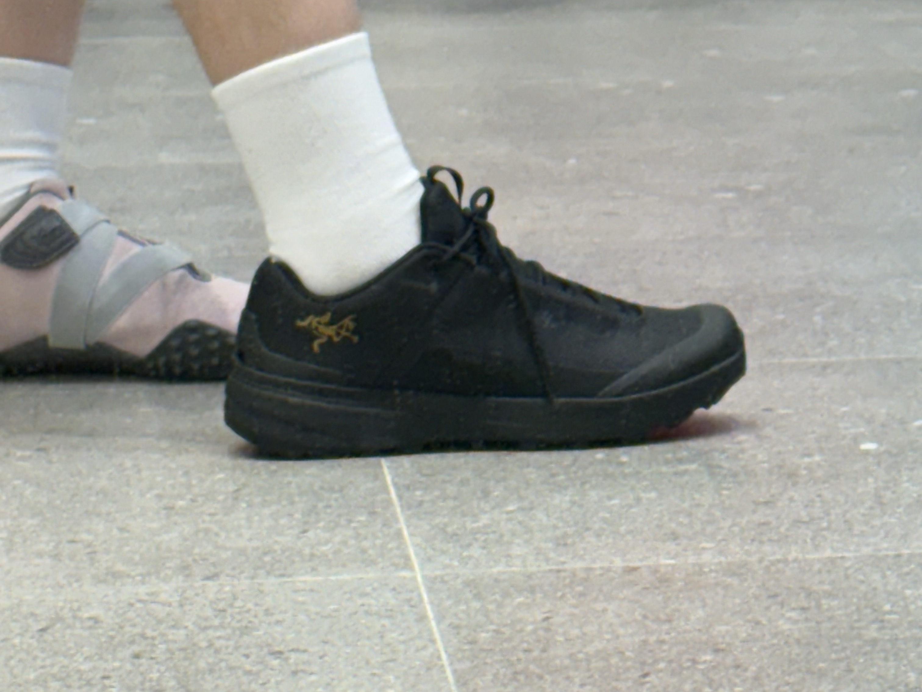 (W) Arc'teryx Kopec GTX Black Yukon 착용 스타일