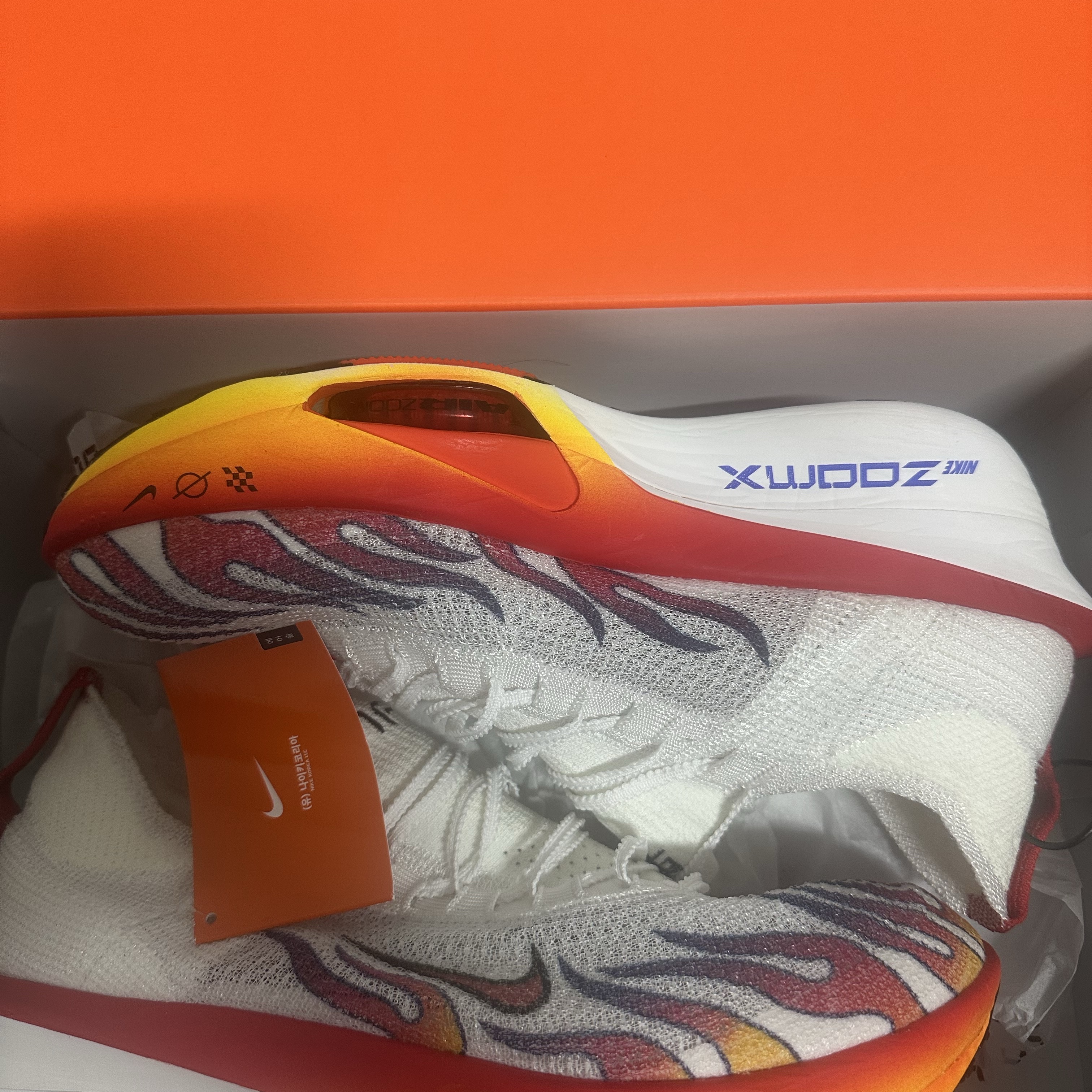 Nike Air Zoom Alphafly Next% 3 PRM White Habanero Red 착용 스타일