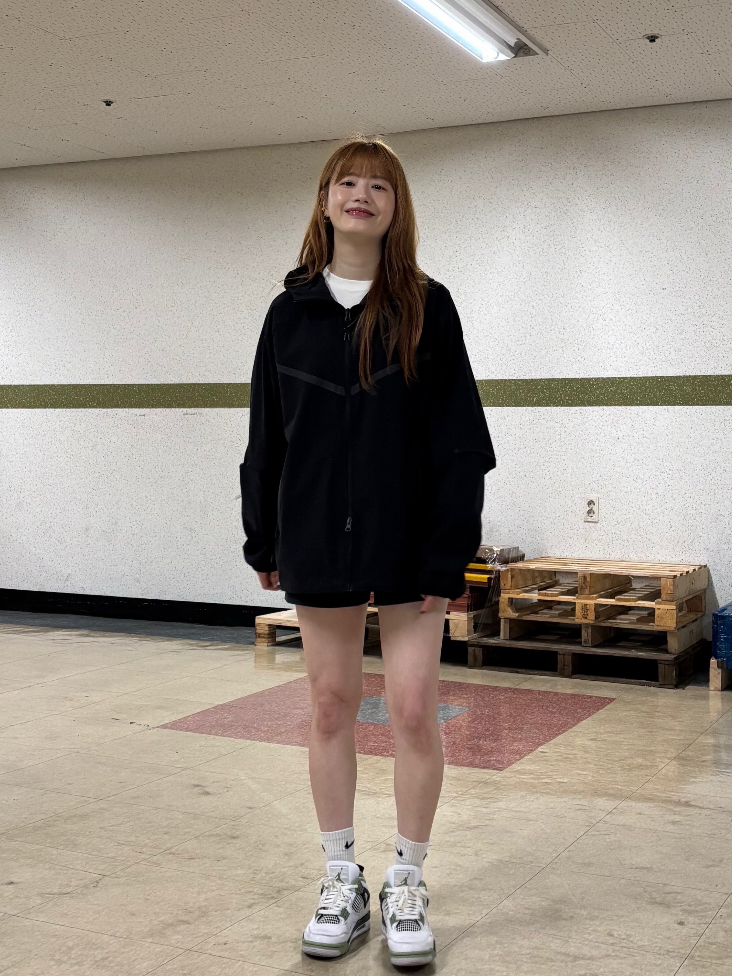 Nike Tech Windrunner Woven Full-Zip Jacket Black - Asia, (W) Jordan 4 Retro Oil Green 착용 스타일 - 2