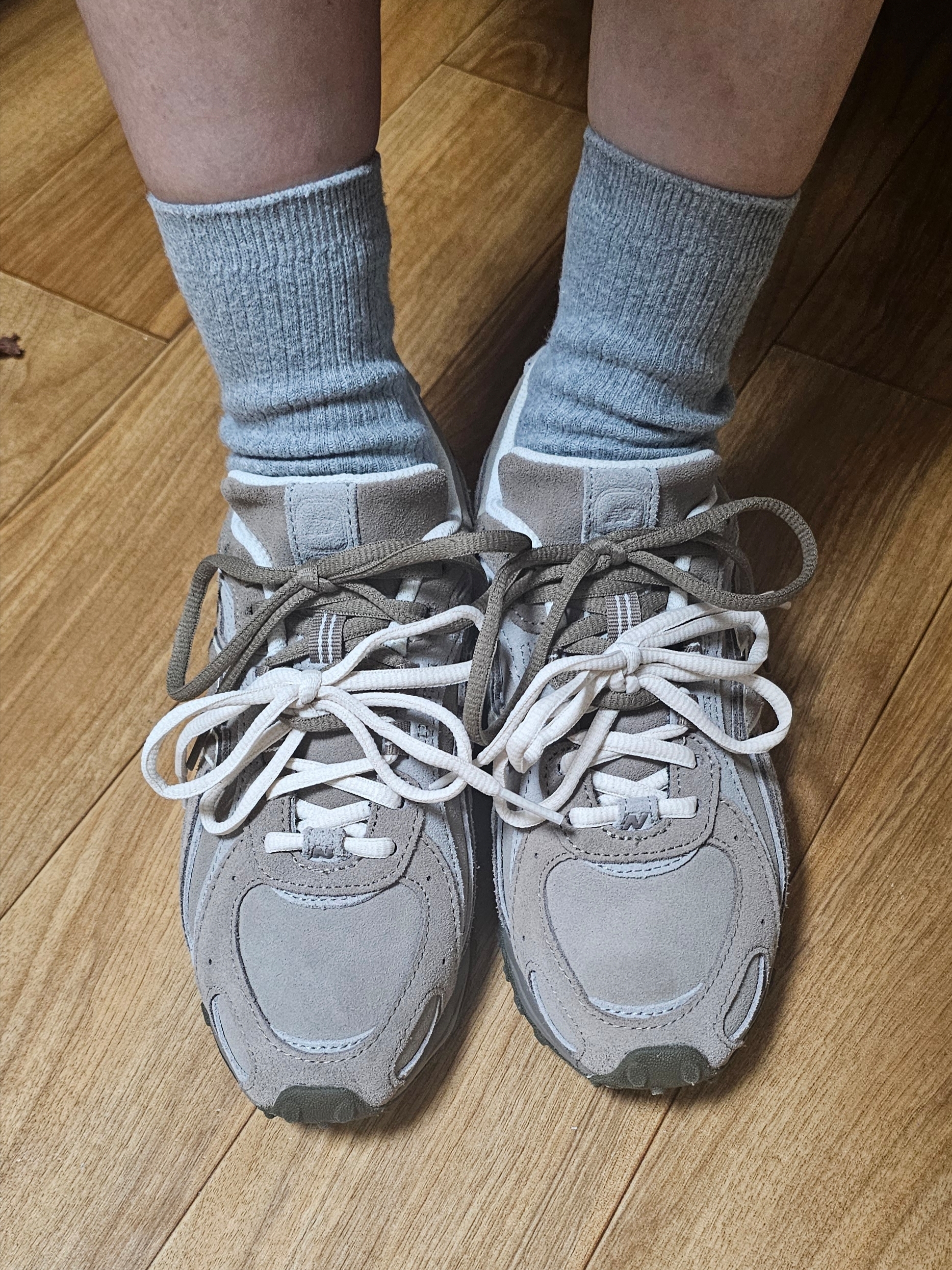New Balance 204L Suede Mushroom Arid Stone 착용 스타일