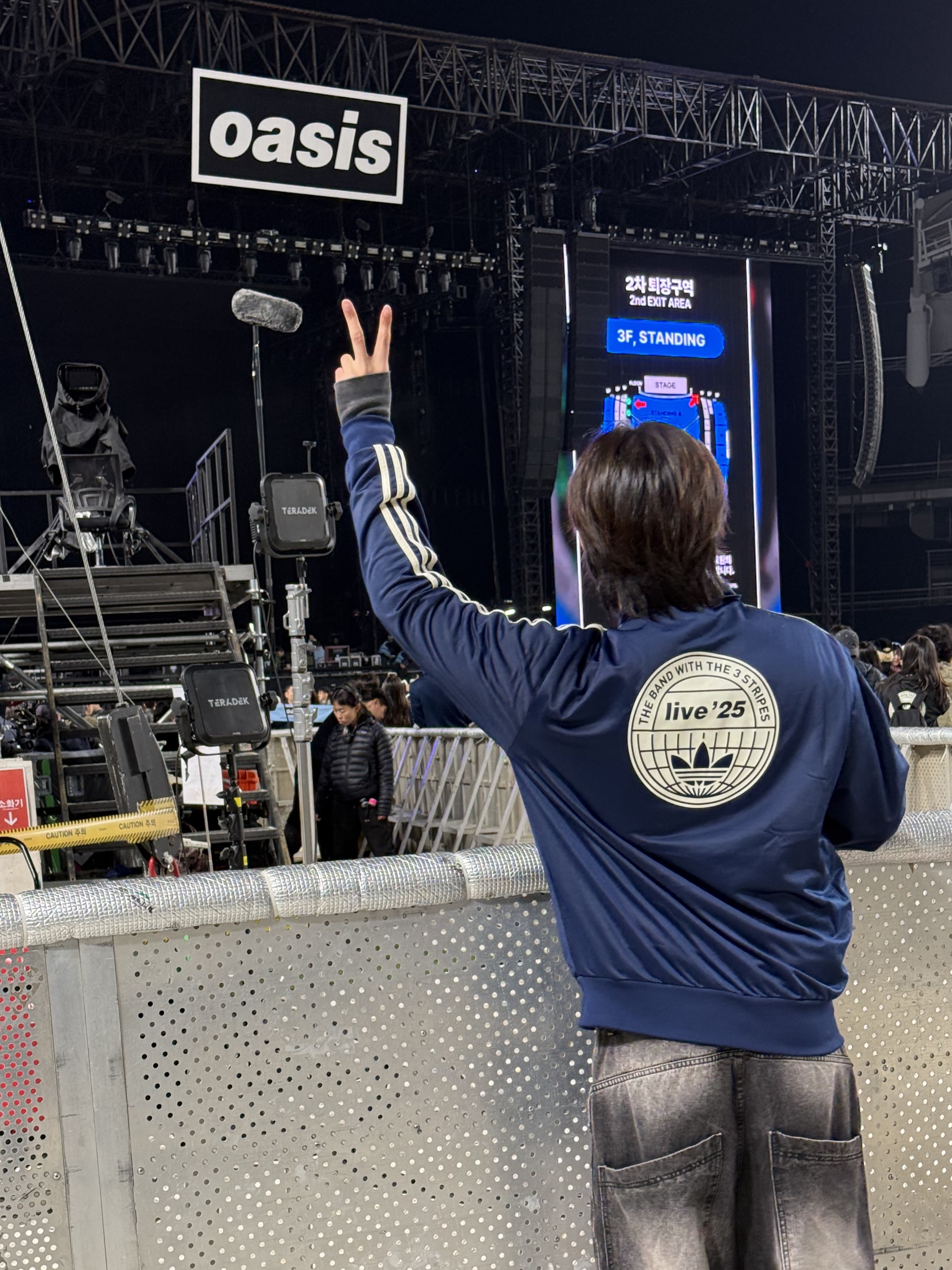 Adidas x Oasis Tour Firebird Track Top Night Indigo - KR Sizing 착용 스타일