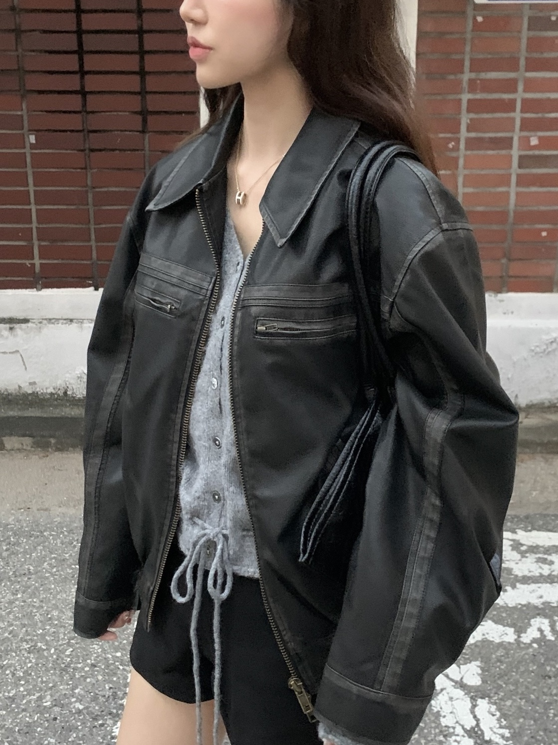 (W) Hermes Mini Pop H Pendant Rose Gold & Blanc, (W) New Balance 574 Black - B Standard 착용 스타일 - 2
