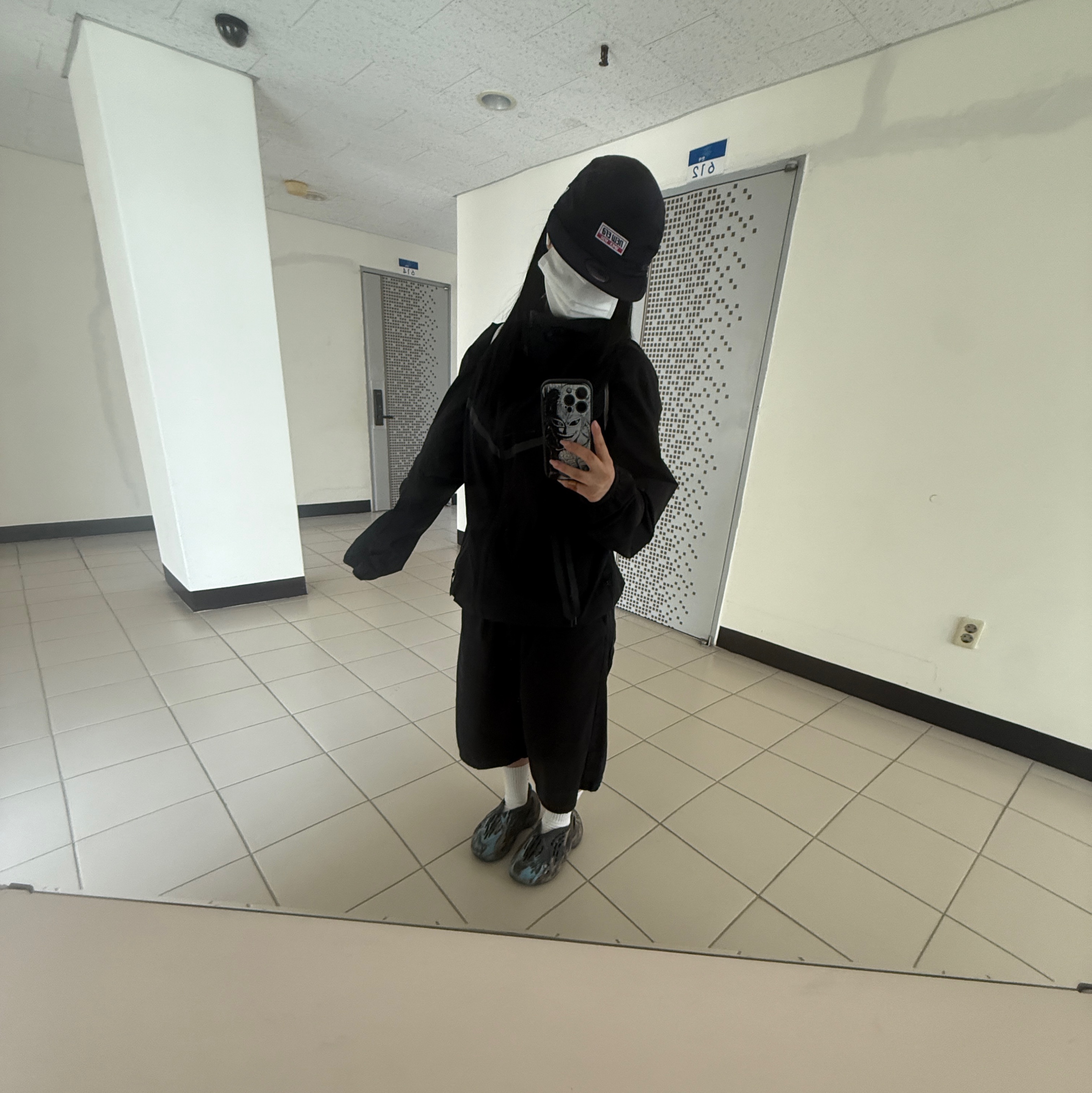 Nike Tech Windrunner Woven Full-Zip Jacket Black - Asia, Adidas Yeezy Foam RNNR MX Cinder 착용 스타일 - 1