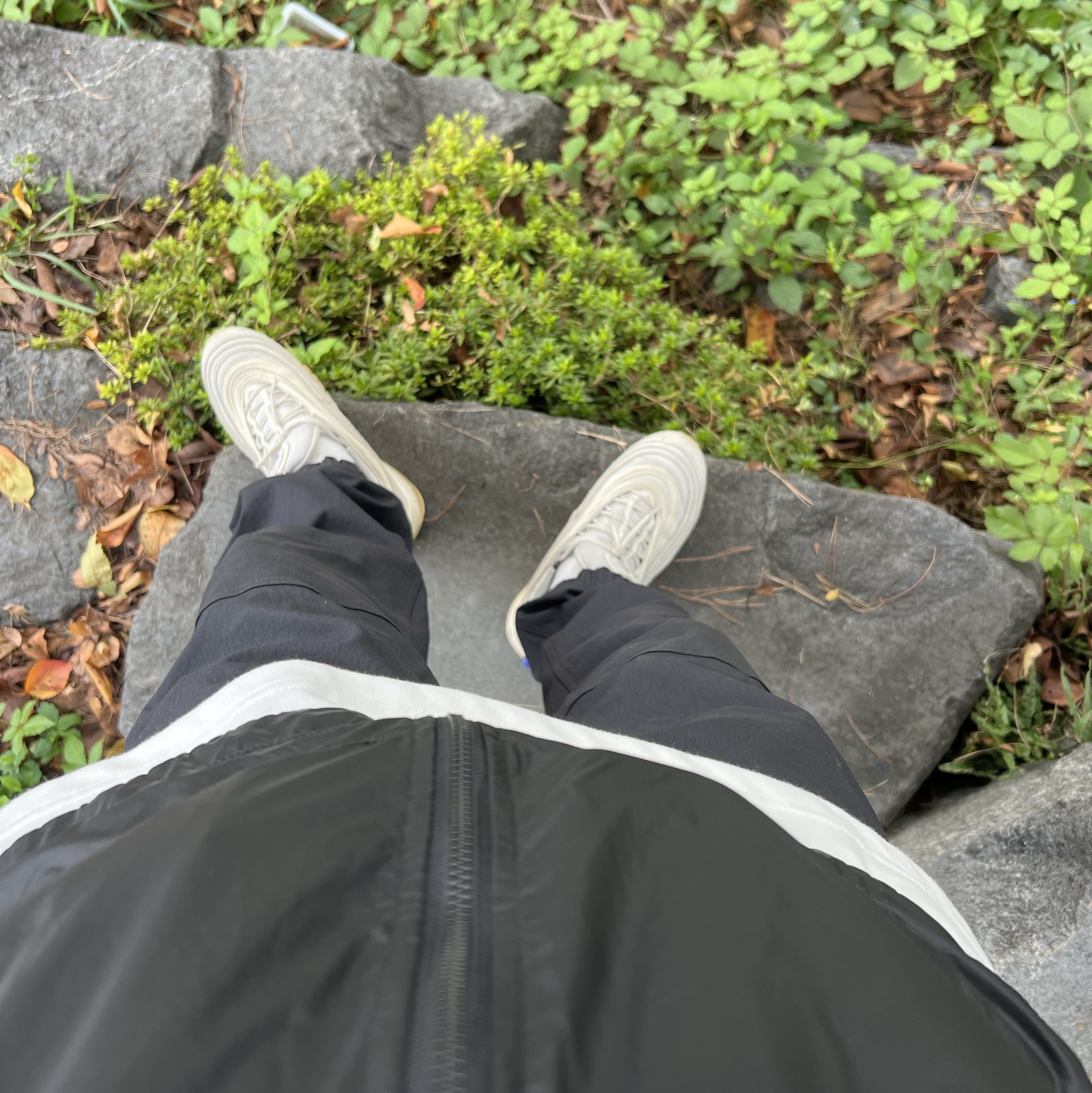 Nike Air Max 97 Pure Platinum Racer Blue, Nike ACG Trail Pants Black Anthracite - Asia 착용 스타일