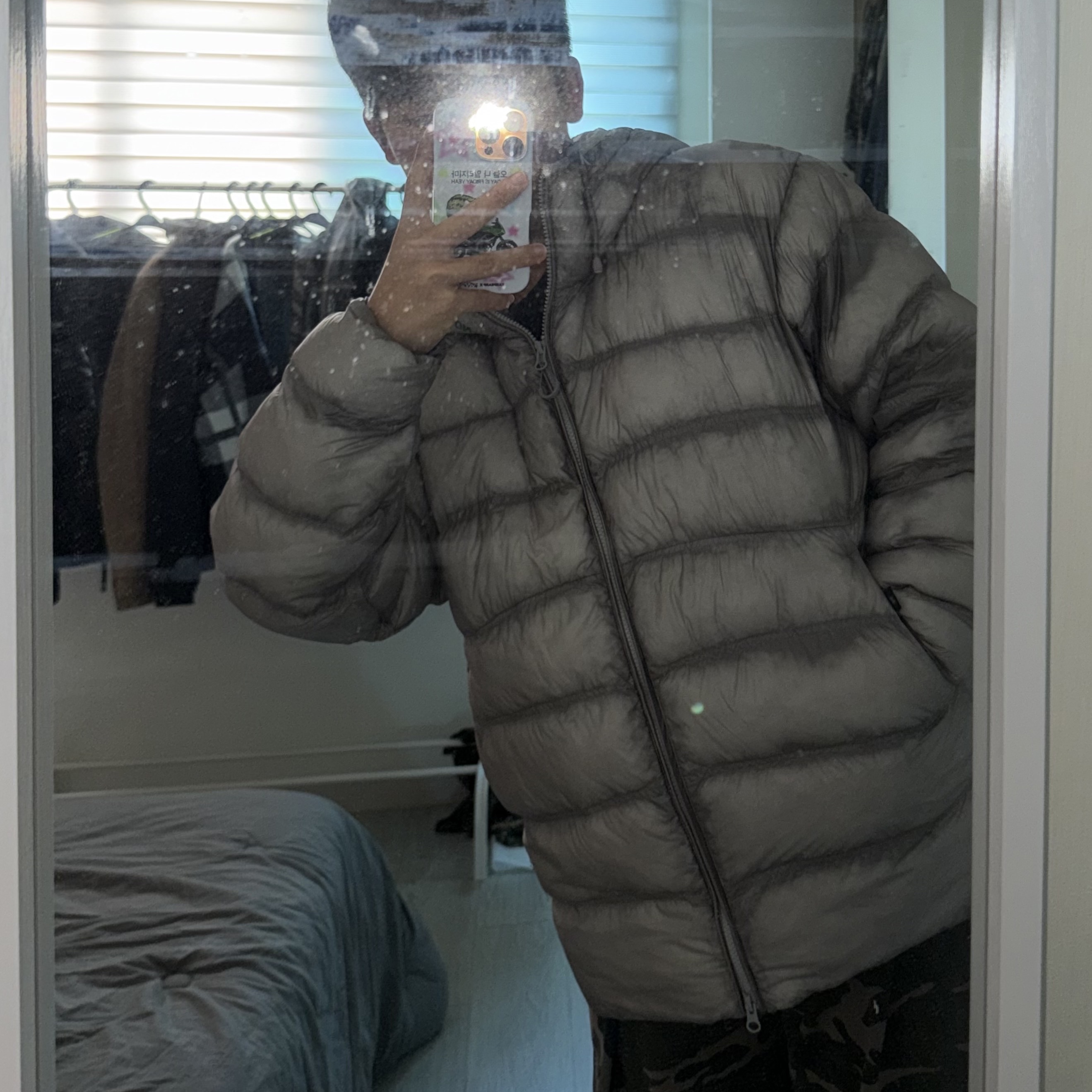 Salomon UNI Cross Insulation Jacket Light Grey, [EARPEARP X KIMS FRUITS] Don’t hold me back today Hard Case 착용 스타일 - 1