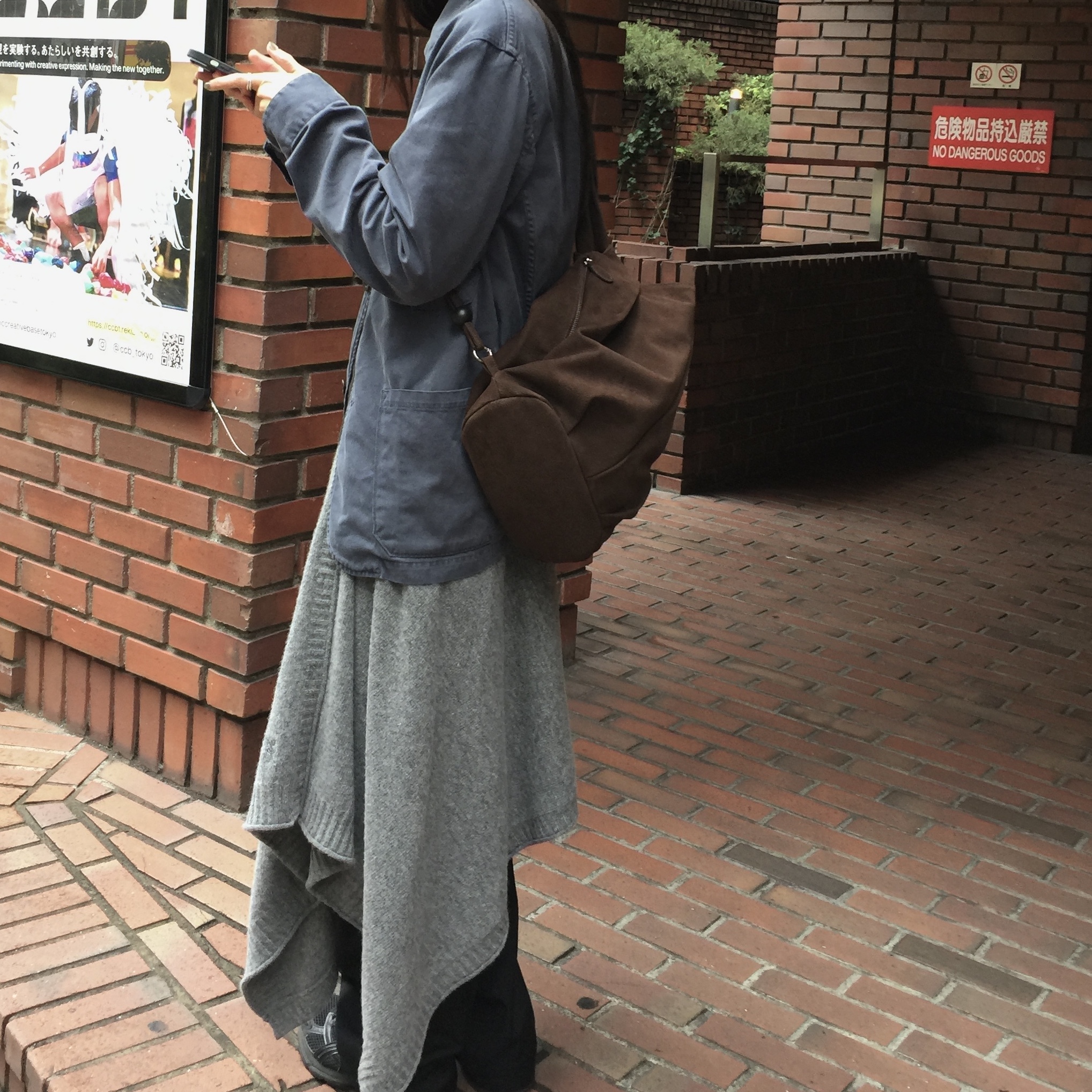 ACOC Way One Shoulder Bag Brown 착용 스타일