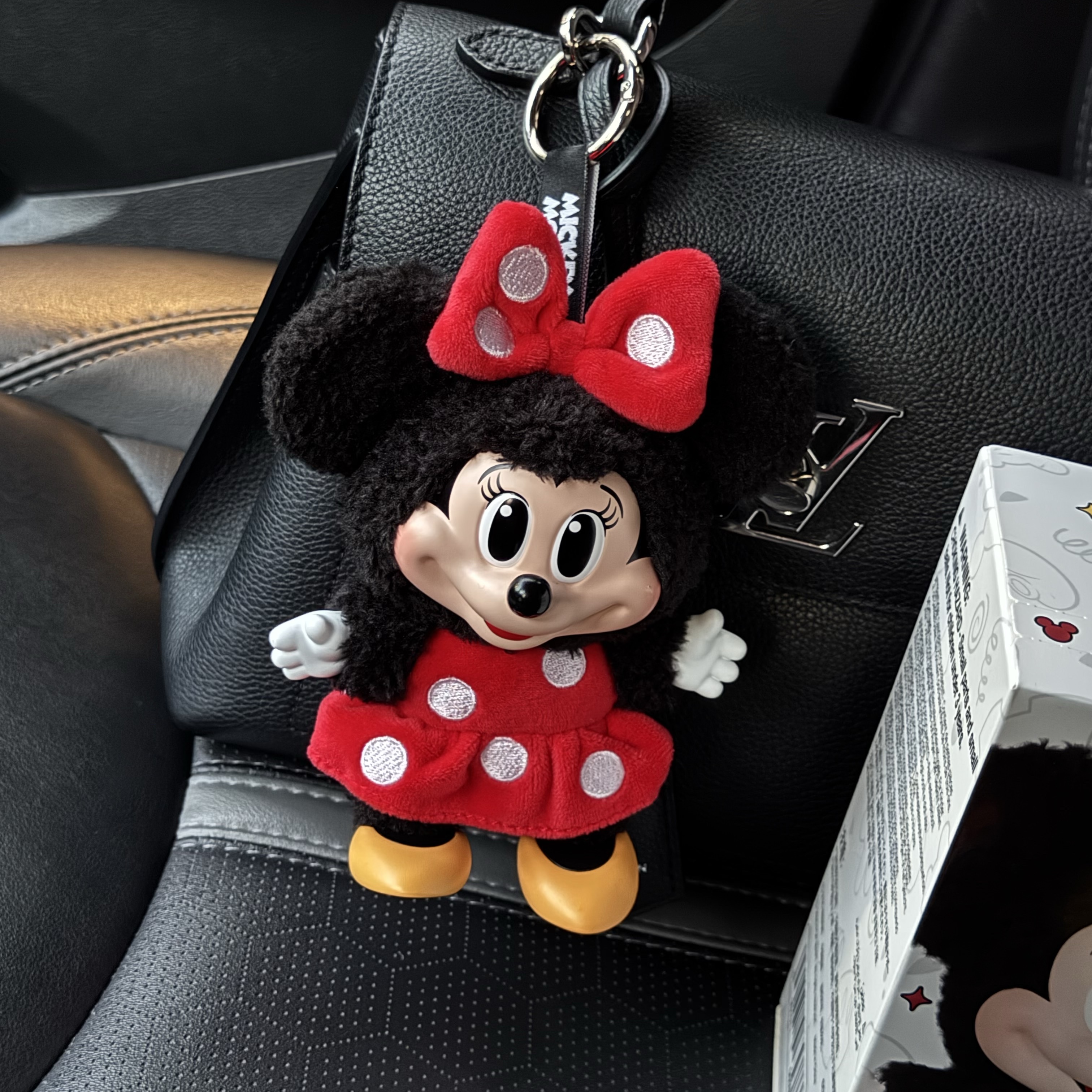 Pop Mart Mickey Family Cute Together Keychain Series Minnie (Opened Case) 착용 스타일 - 1