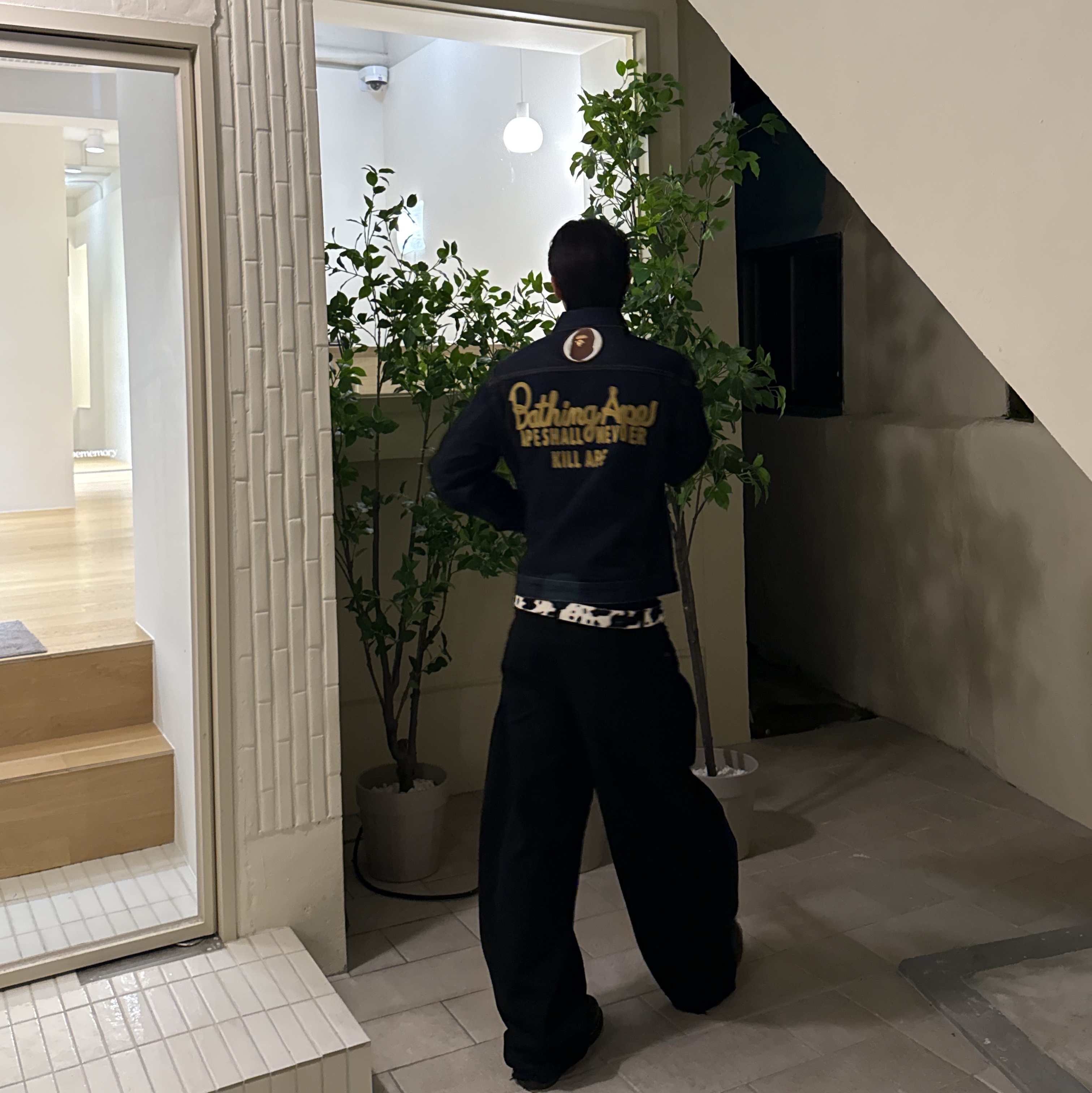BAPE Champion Denim Jacket Indigo, Dr. Martens 1461 Smooth Black 착용 스타일 - 2