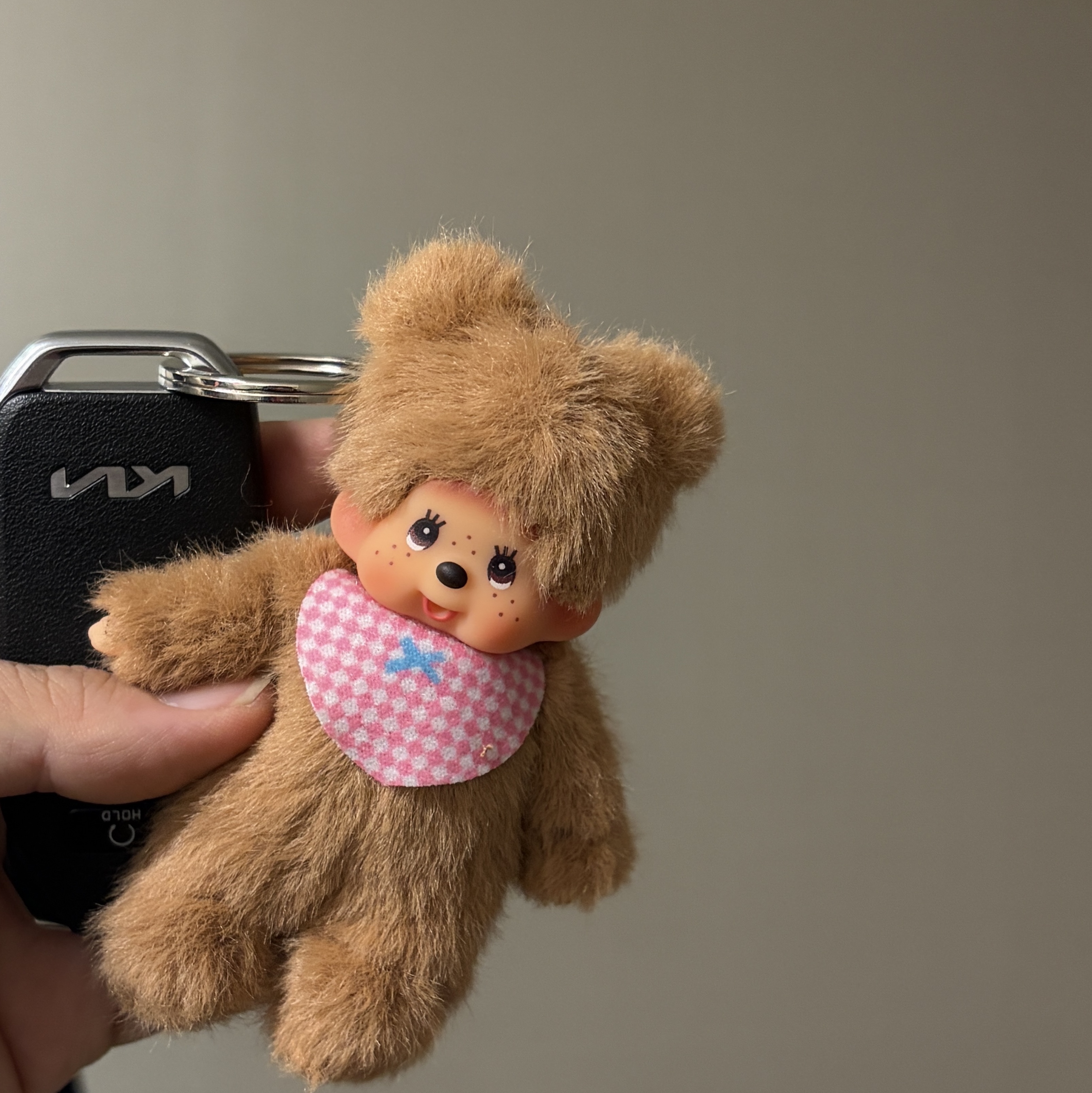 Monchhichi Bebichhichi Plush Doll Key Chain Brown 착용 스타일