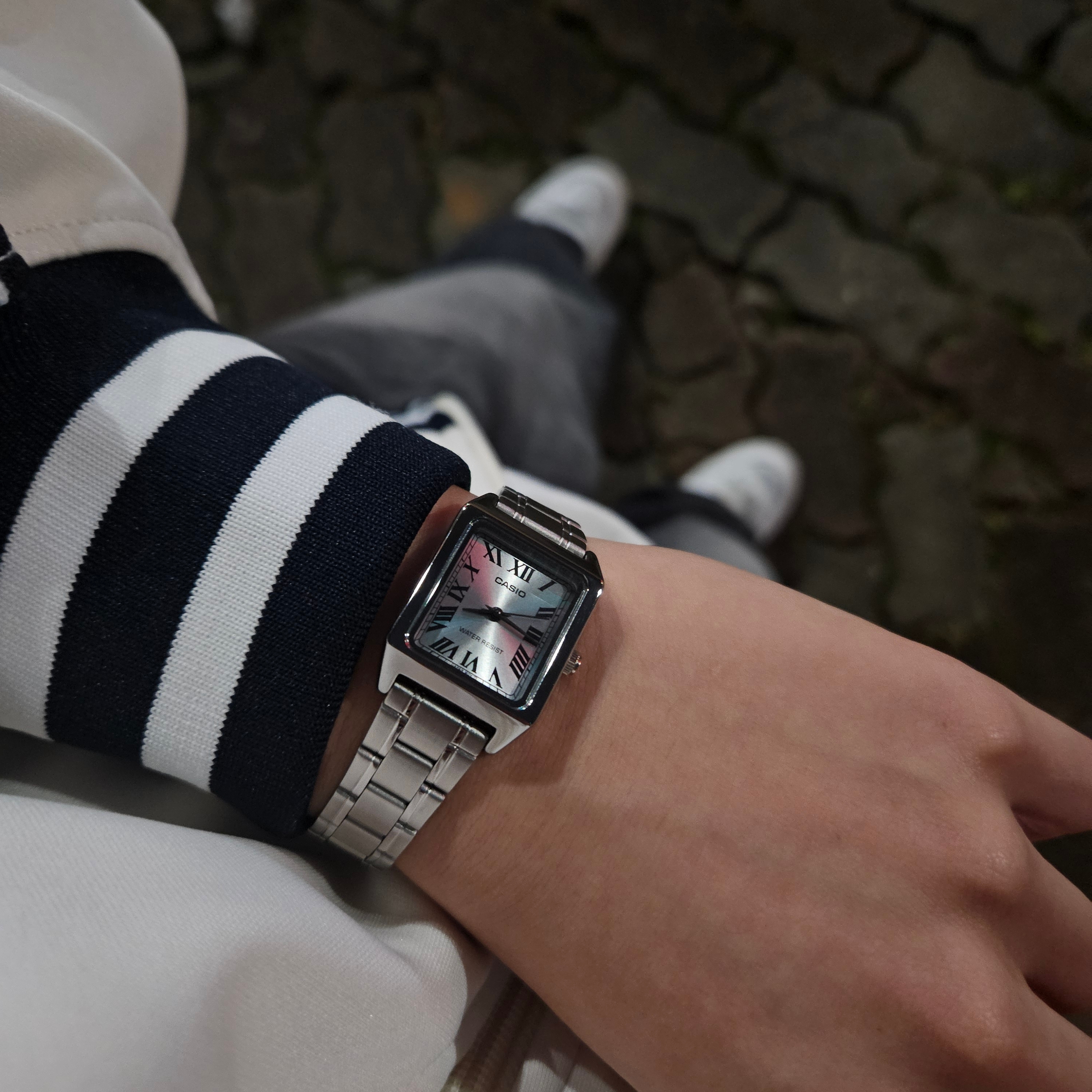 Casio LTP-V007D-7B 착용 스타일