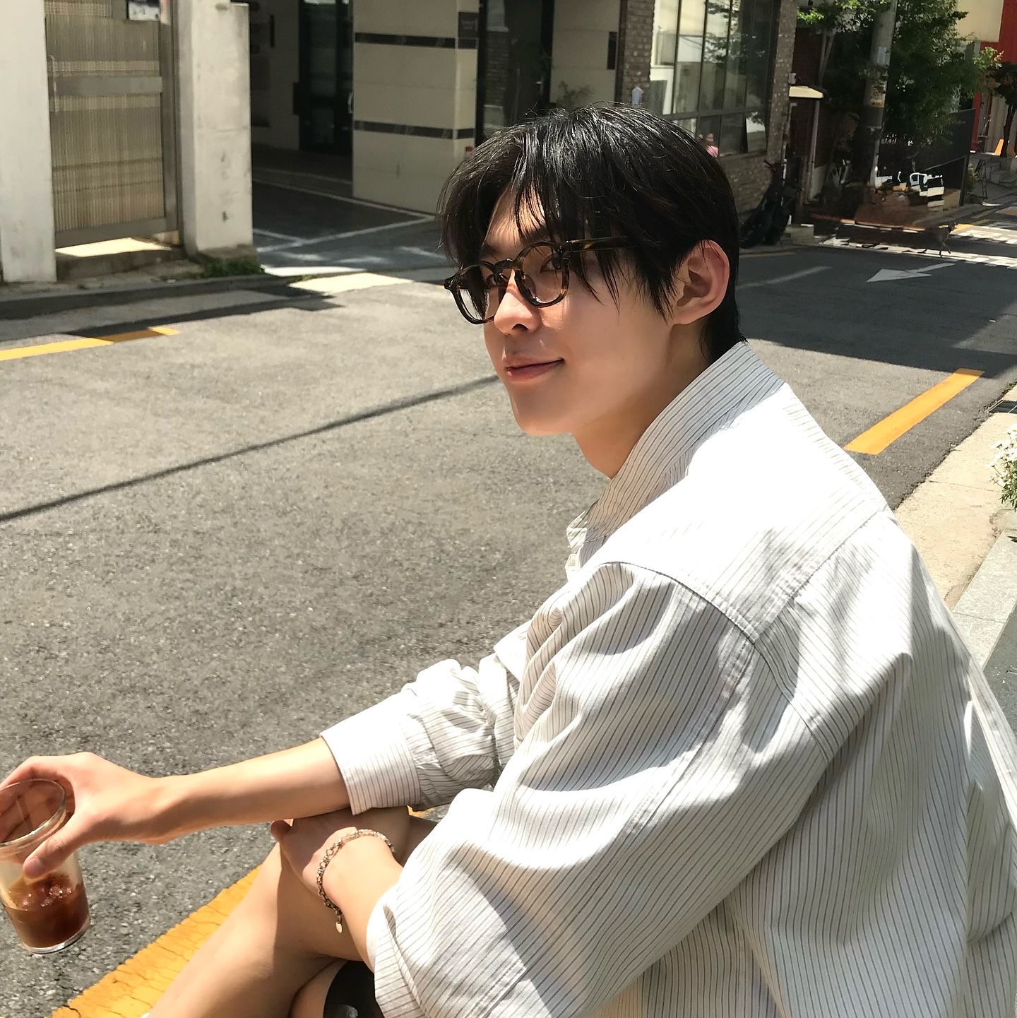 lash Lunettes 01 Havana 착용 스타일 - 3