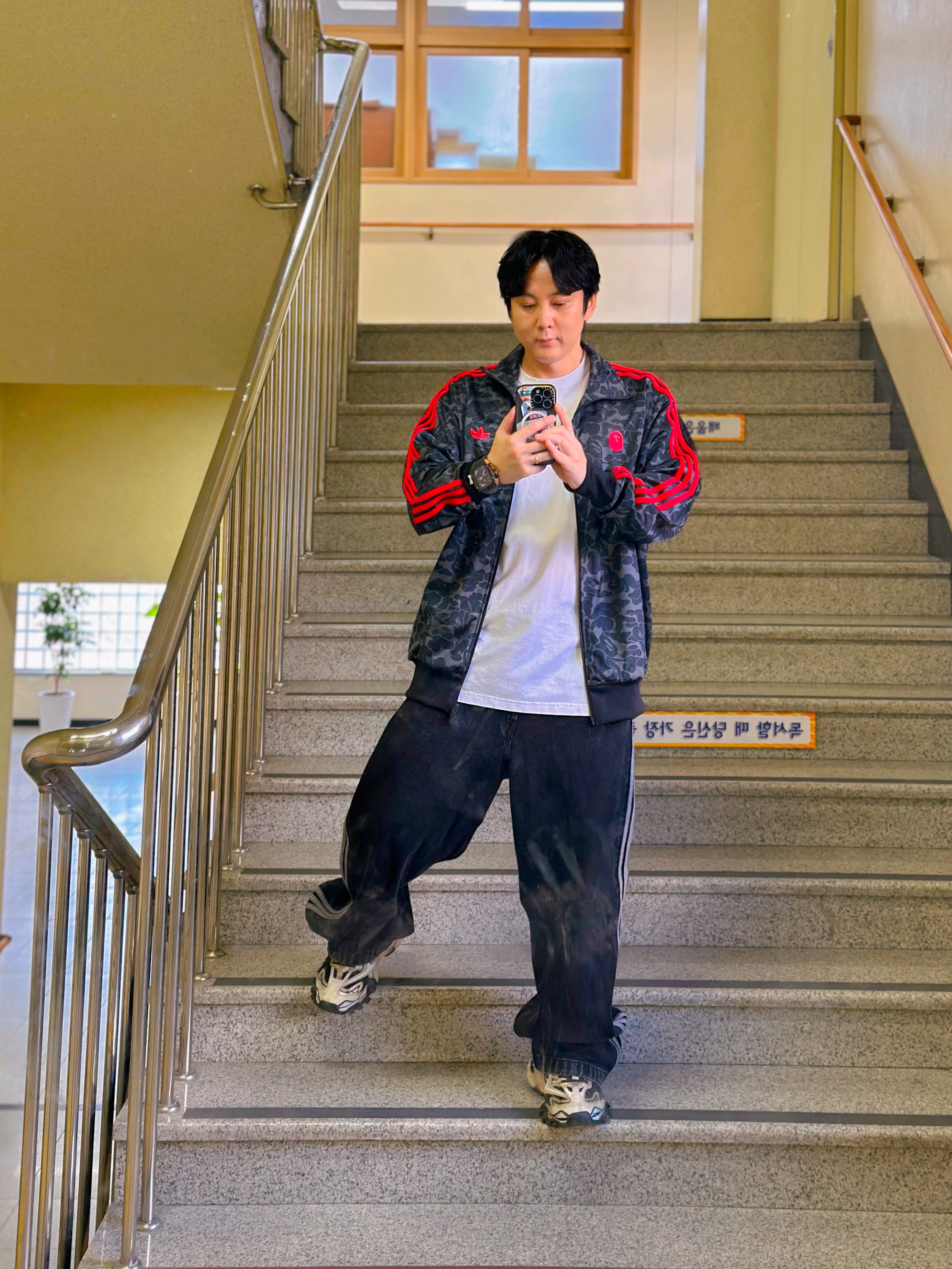 Adidas x BAPE Allover Print Track Top Black - KR Sizing, Adidas Adicolor Denim Firebird Pants True Black Denim - KR Sizing 착용 스타일 - 2