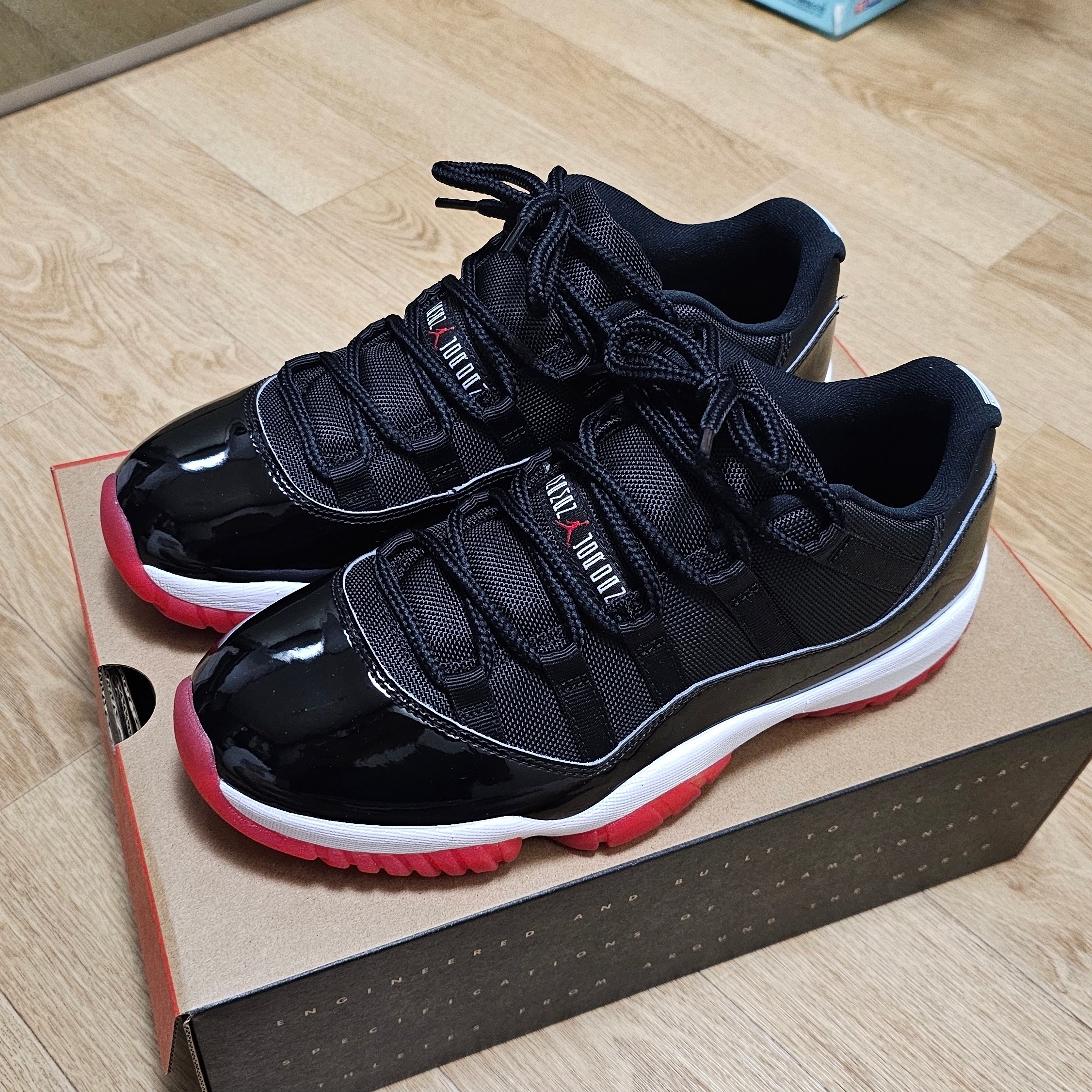 Jordan 11 Retro Low Bred 2025 착용 스타일