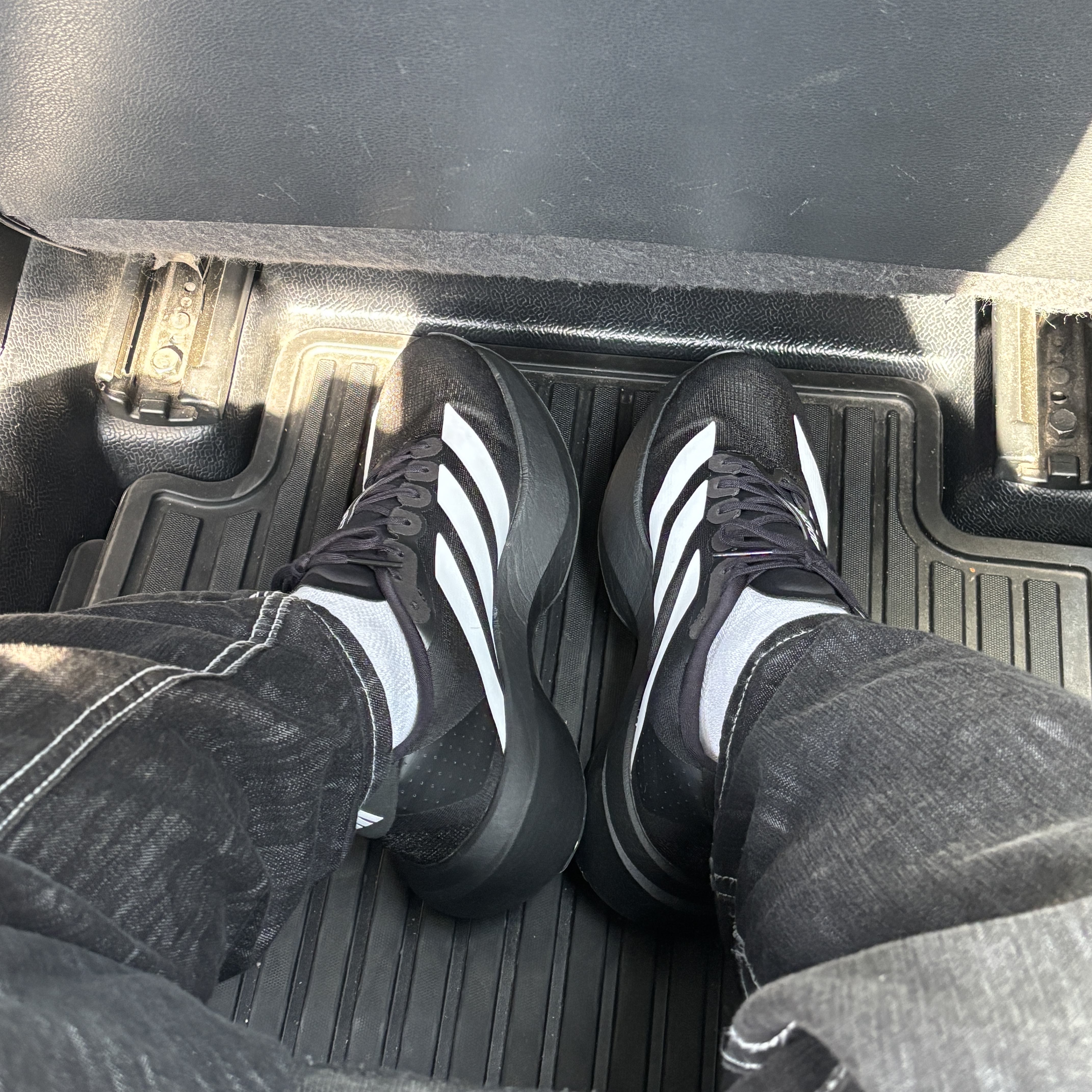 Adidas Adizero EVO SL Core Black Cloud White 착용 스타일 - 1