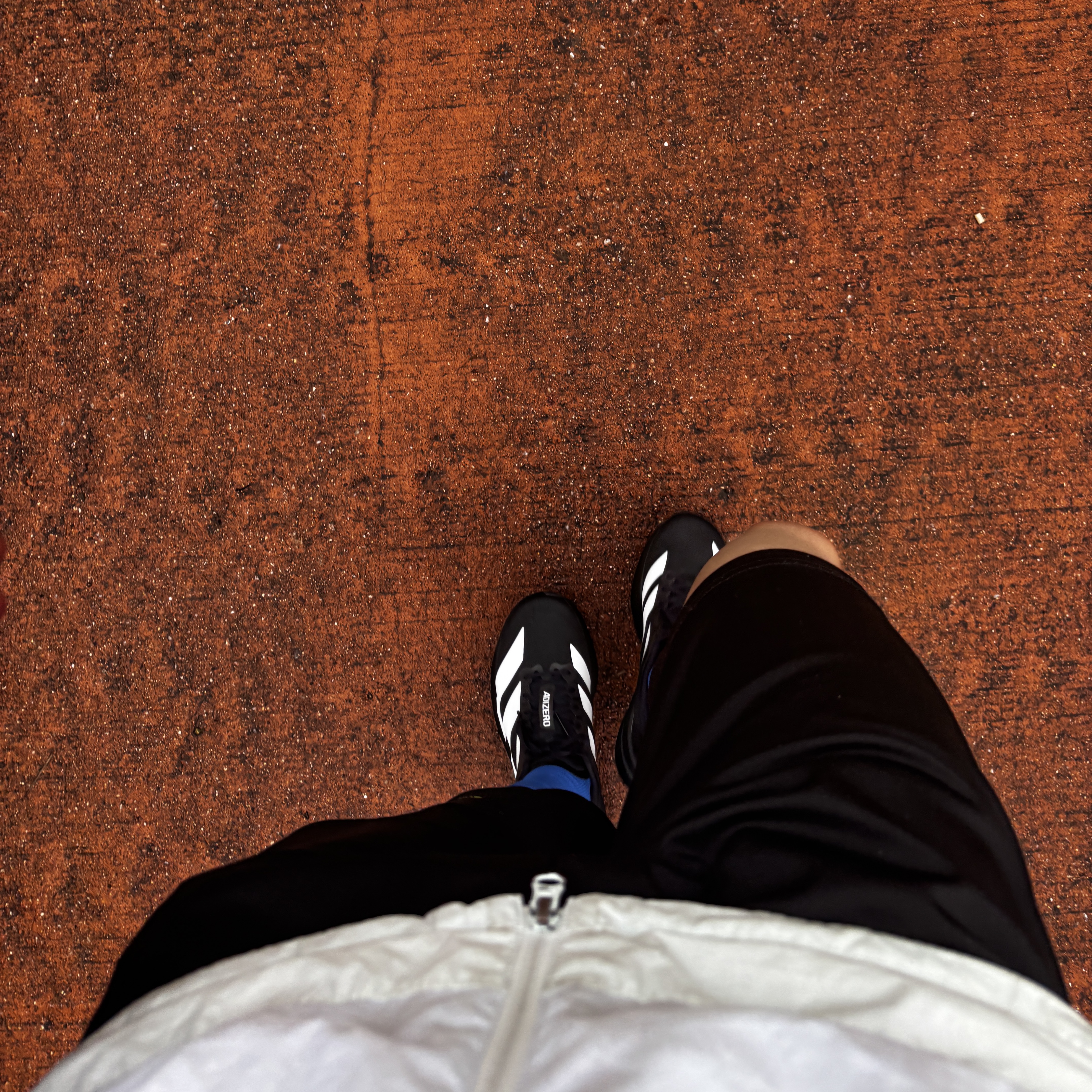 Adidas Adizero EVO SL Core Black Cloud White 착용 스타일 - 3