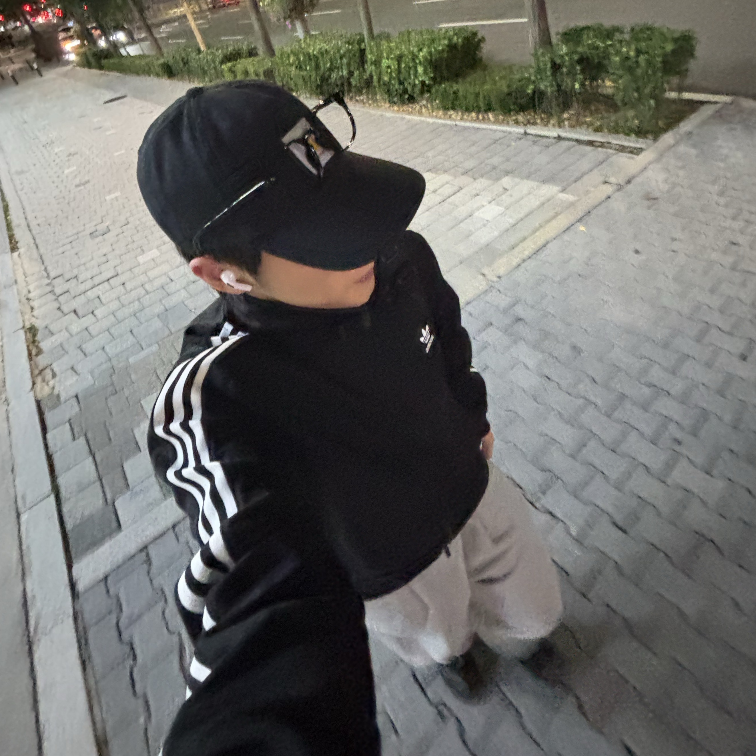 Carhartt WIP Icon Cap Black, Adidas Adicolor Classic Beckenbauer Track Top Black - KR Sizing 착용 스타일
