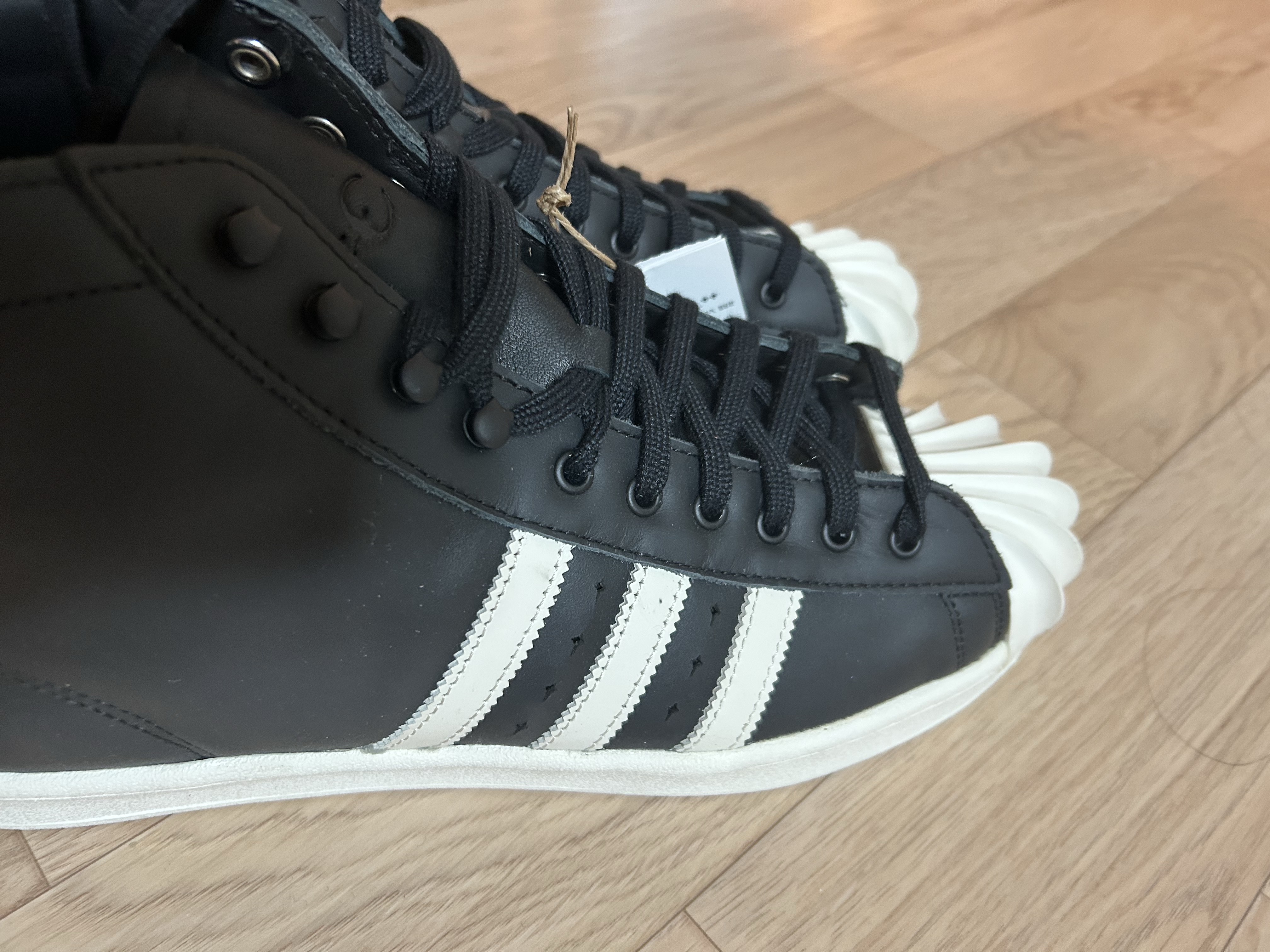 Adidas x Thug Club Superstar Boot Luxe Core Black Off White 착용 스타일