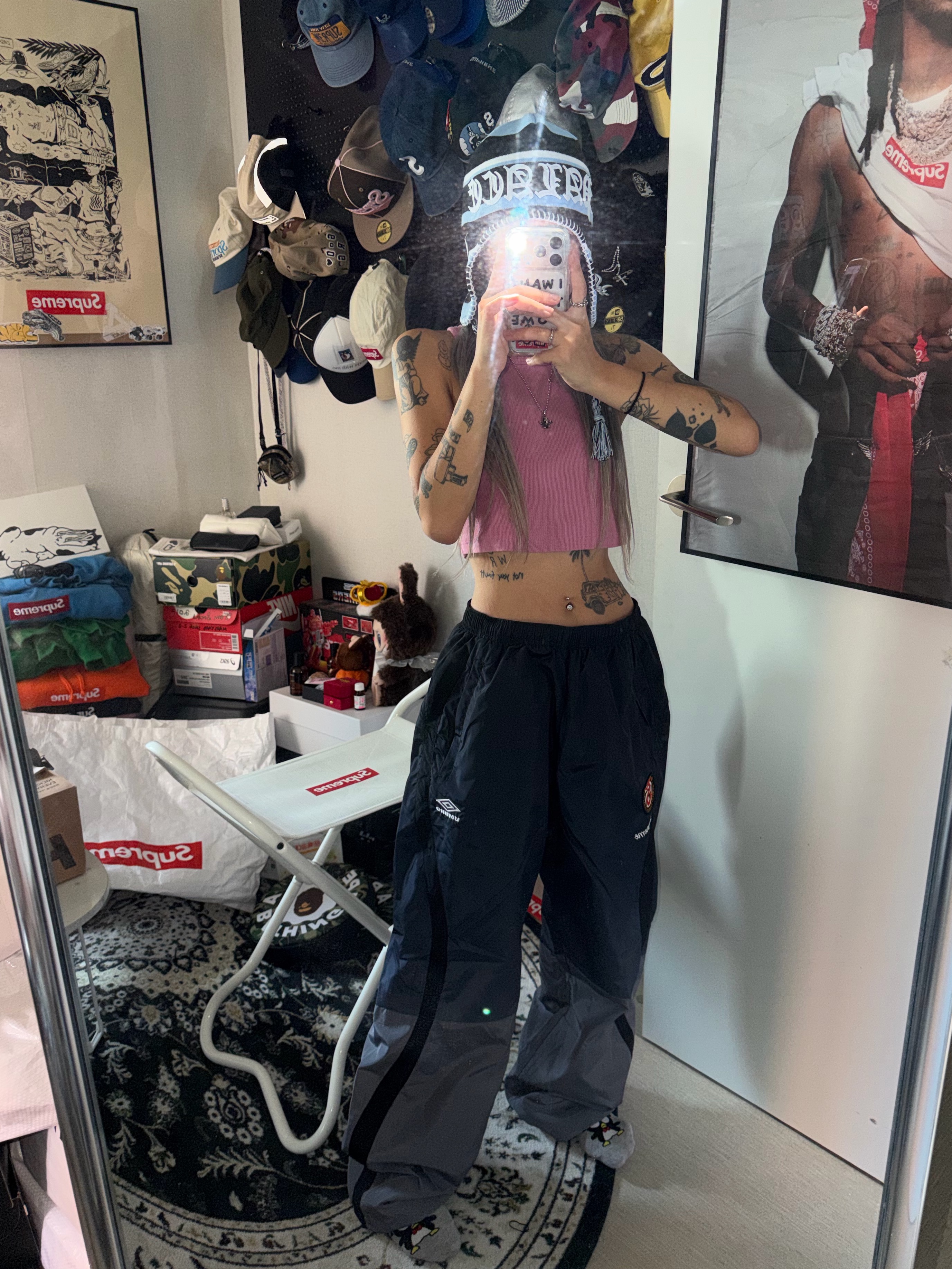 Supreme x Umbro Gradient Track Pant Black - 25FW 착용 스타일