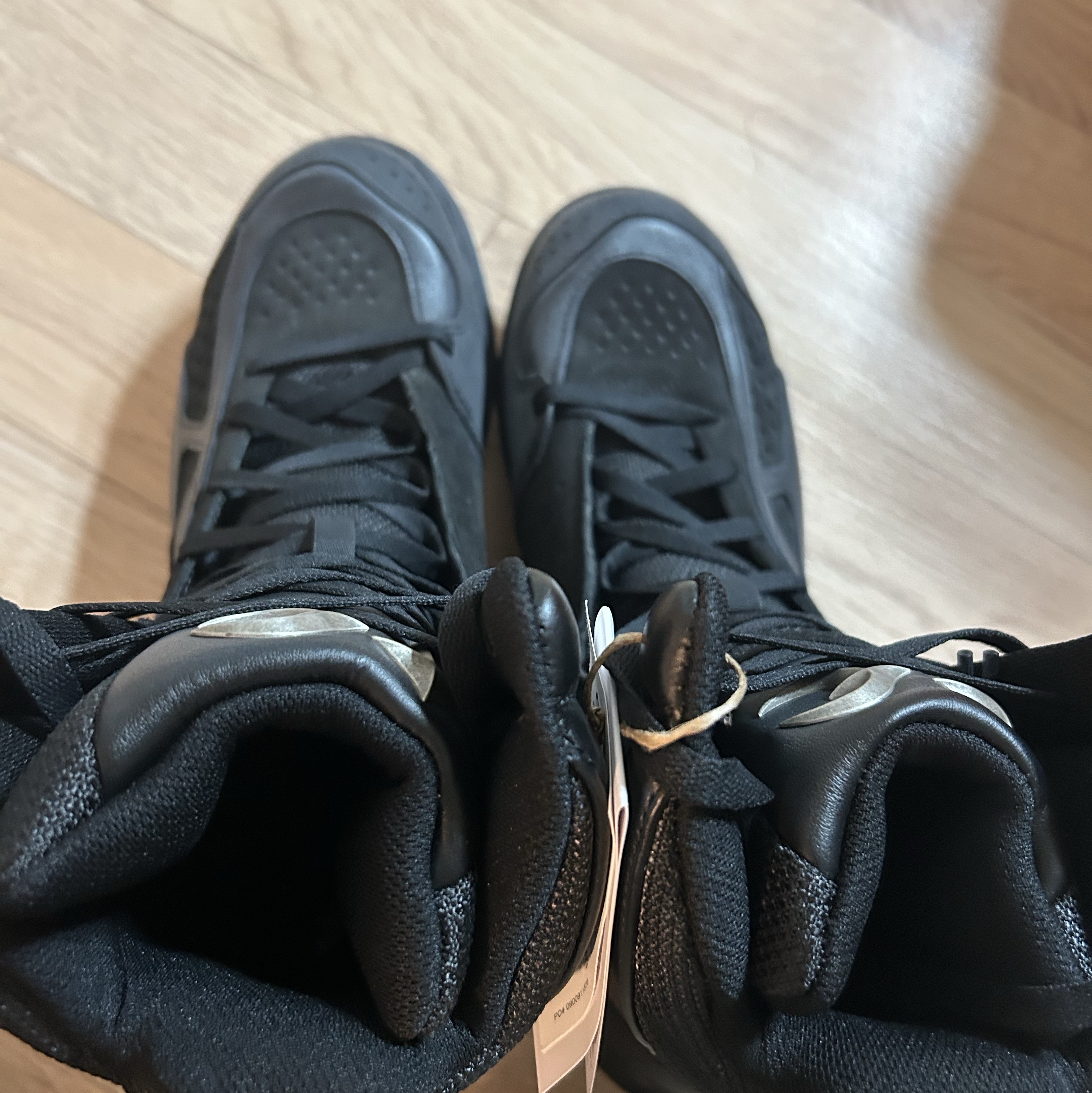 Adidas x Thug Club GSG9 Boot Core Black Core Black 착용 스타일