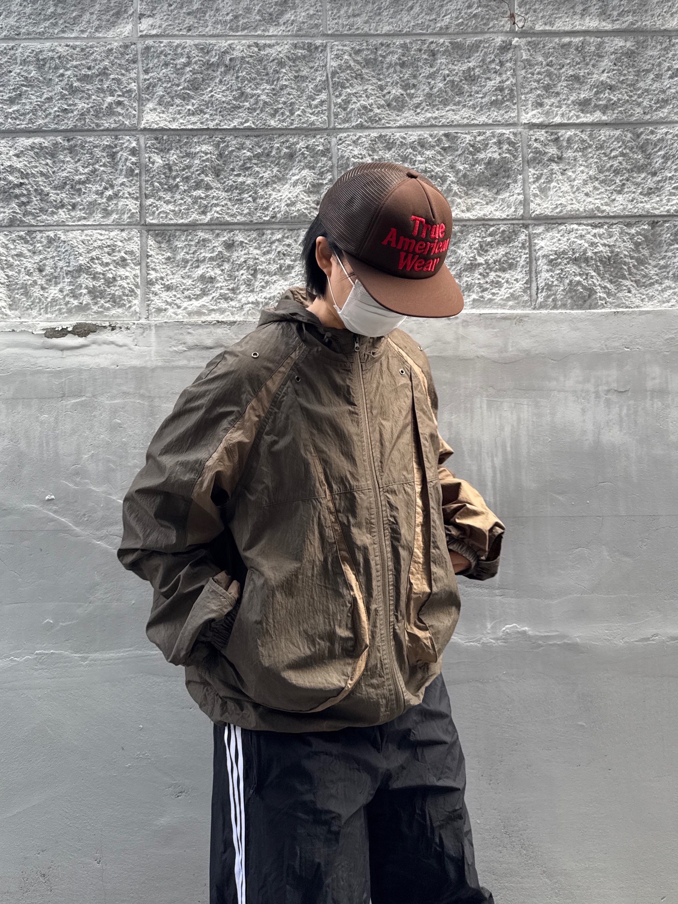 (W) Adidas 3-Stripes Woven Parachute Pants Black - KR Sizing 착용 스타일