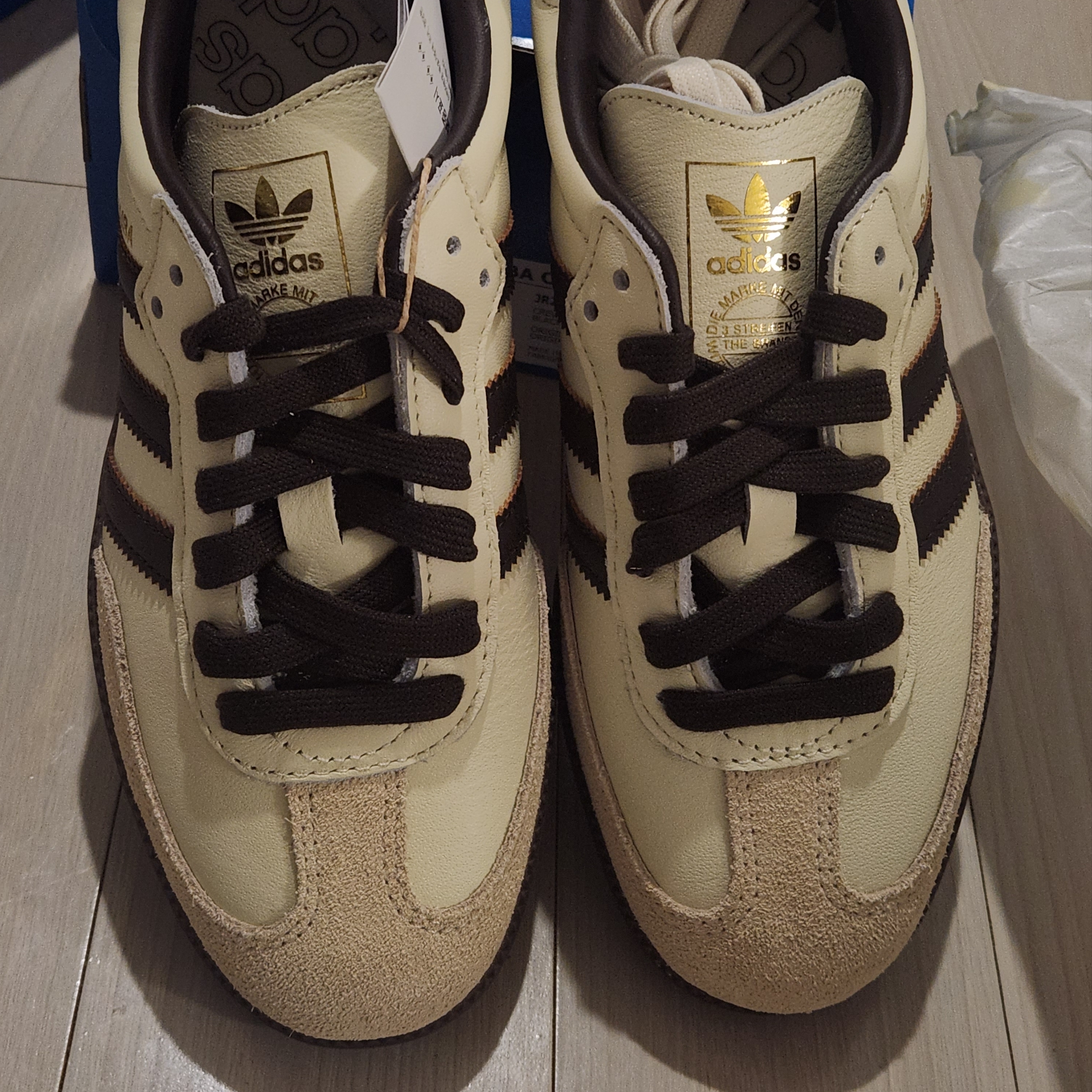 Adidas Samba OG Cream White Dark Brown 착용 스타일 - 2
