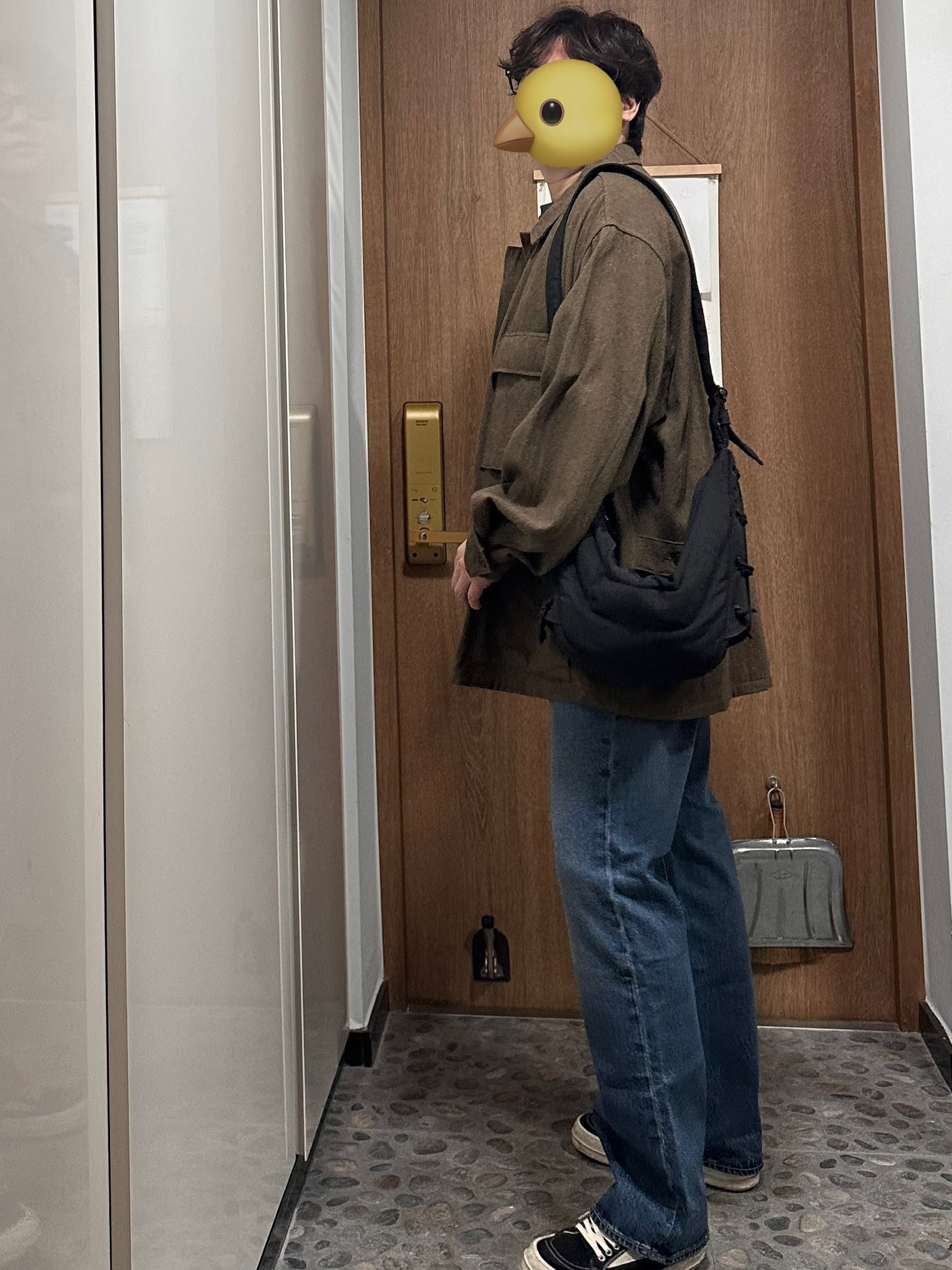Comoli B.D.U Jacket Khaki - 24AW, Lemaire Medium Soft Game Bag Nylon Canvas Dark Chocolate 착용 스타일 - 1