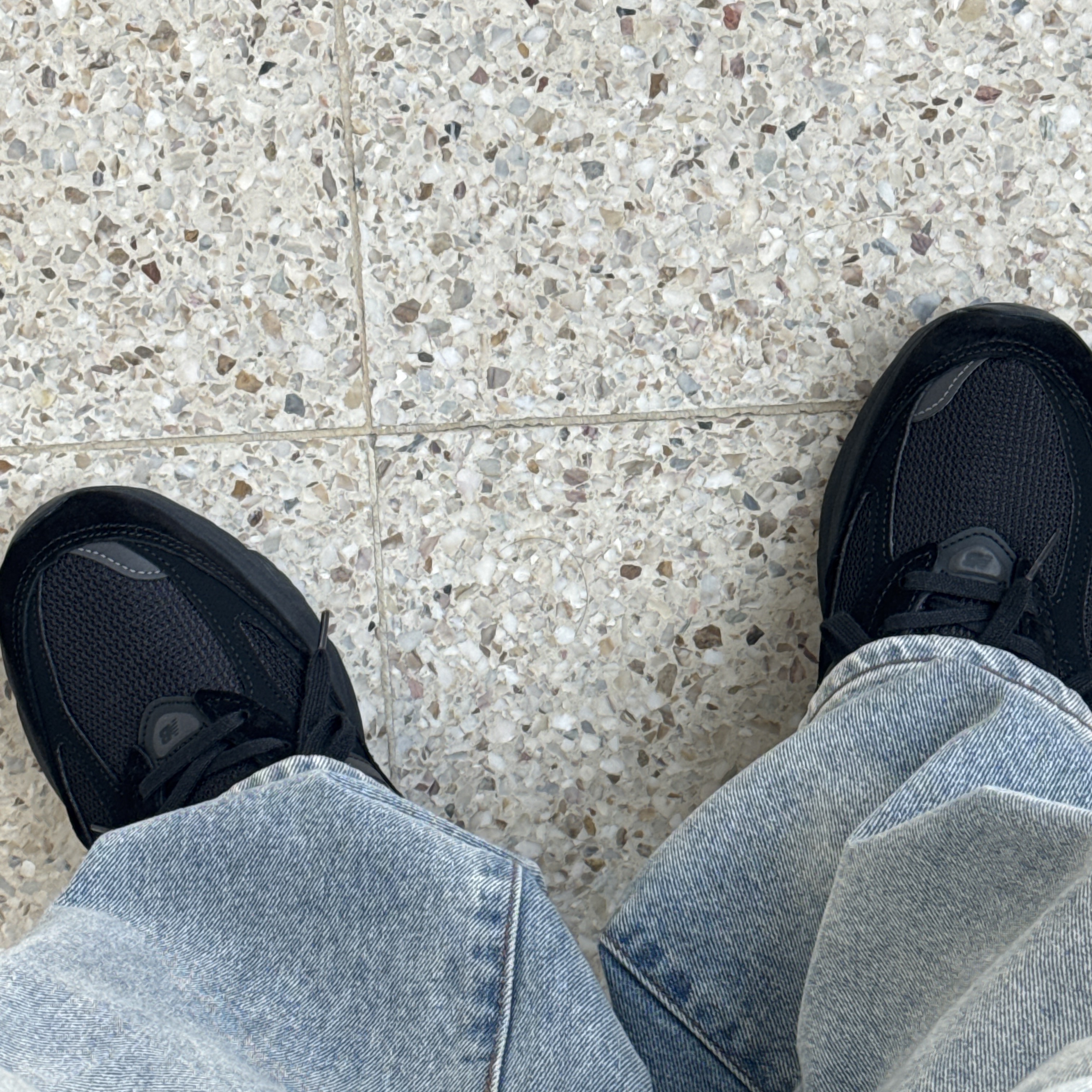New Balance 990v6 Made in USA Triple Black - D Standard 착용 스타일