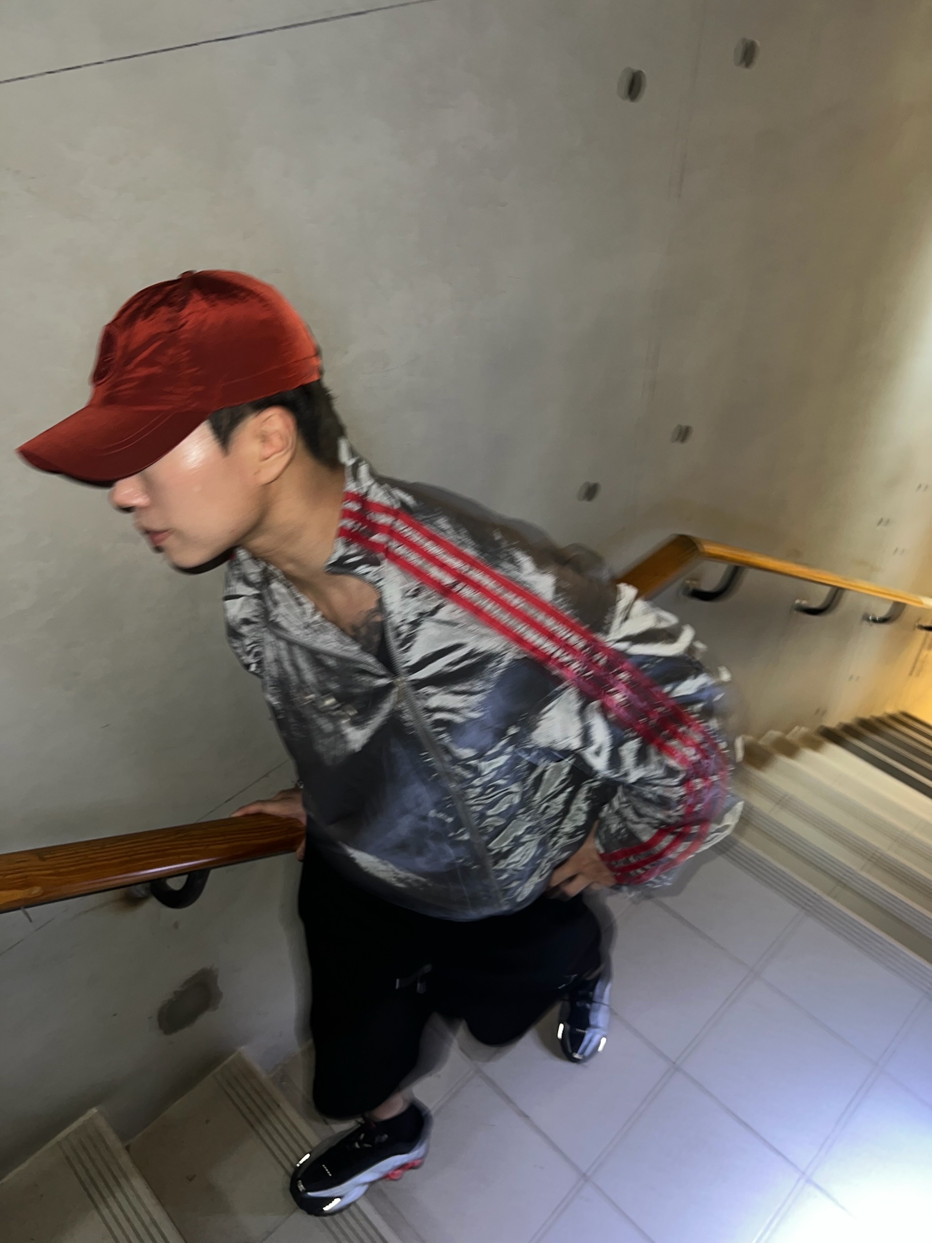Adidas x Thug Club Woven Track Top Light Onix Silver Metallic - KR Sizing, (W) Nike Shox R4 OG Black Light Crimson 착용 스타일 - 1