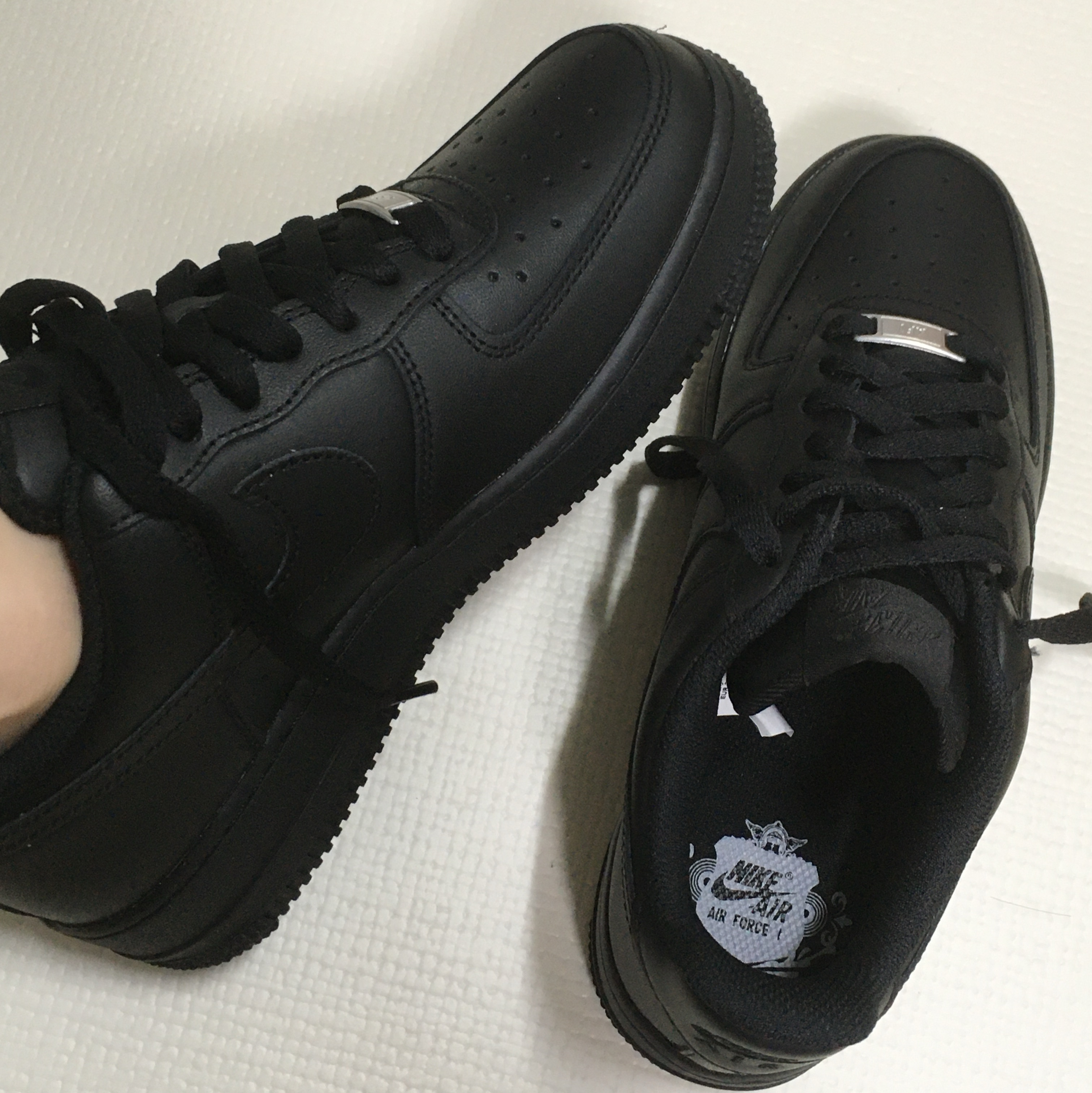 (W) Nike Air Force 1 '07 Low Triple Black ์ฐฉ์ฉ ์คํ์ผ