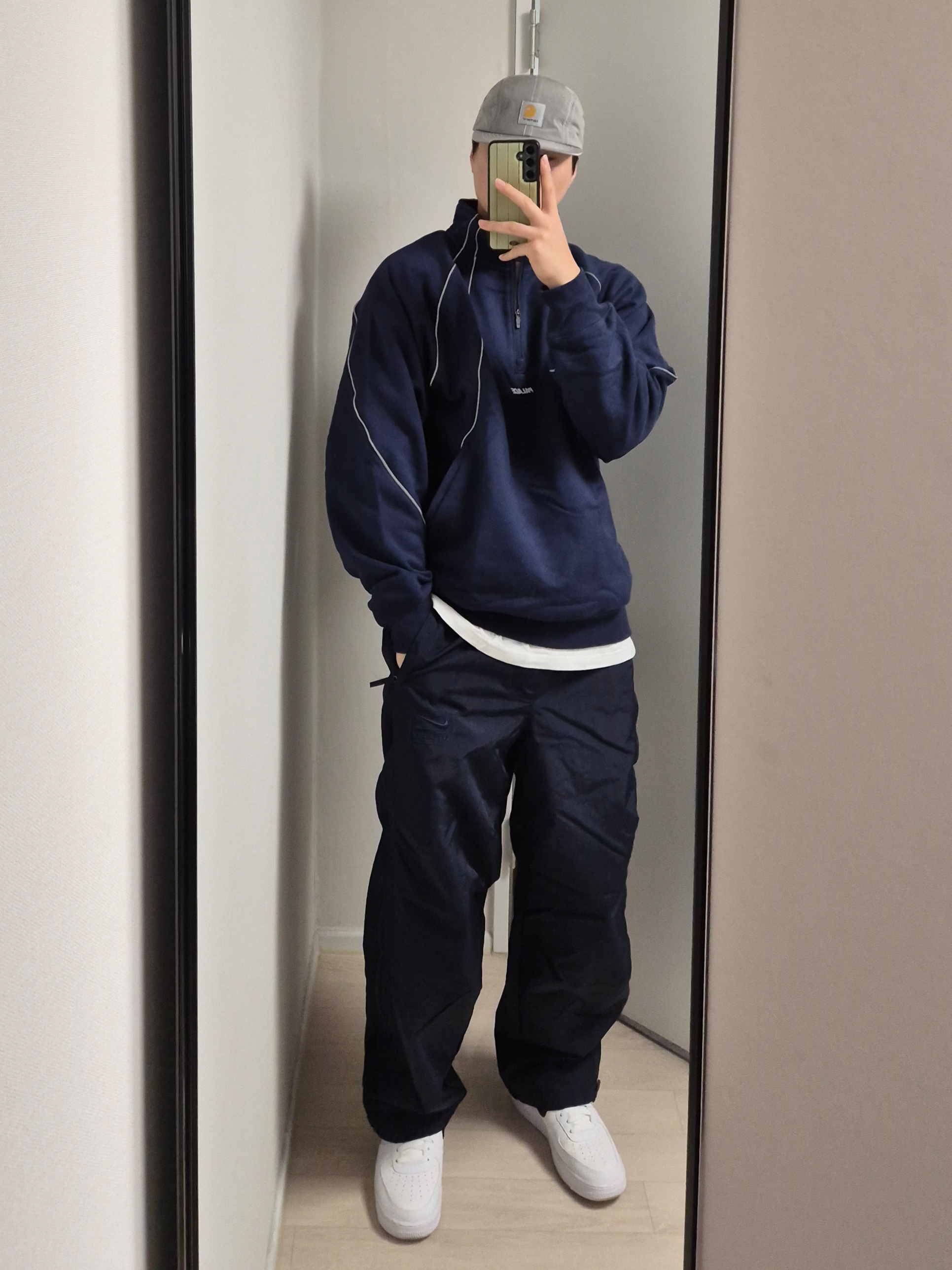 Palace Reflecto 1/4 Zip Navy - 25SS, Nike x Stussy Utility Pants Obsidian (HQ8545-451) 착용 스타일 - 1