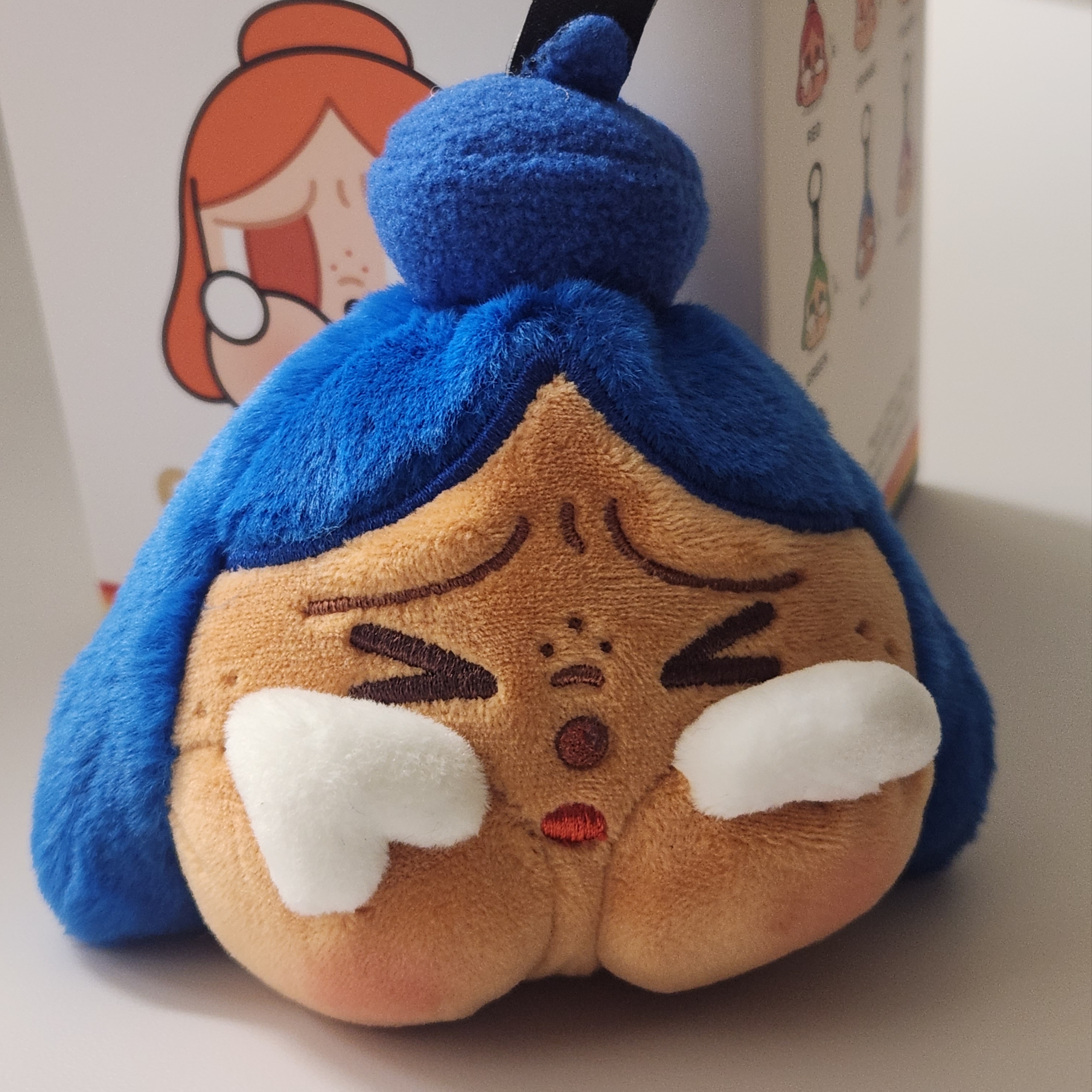 Pop Mart Crybaby Cheer Up, Baby! Series Plush Pendant Blue (Opened Case) 착용 스타일
