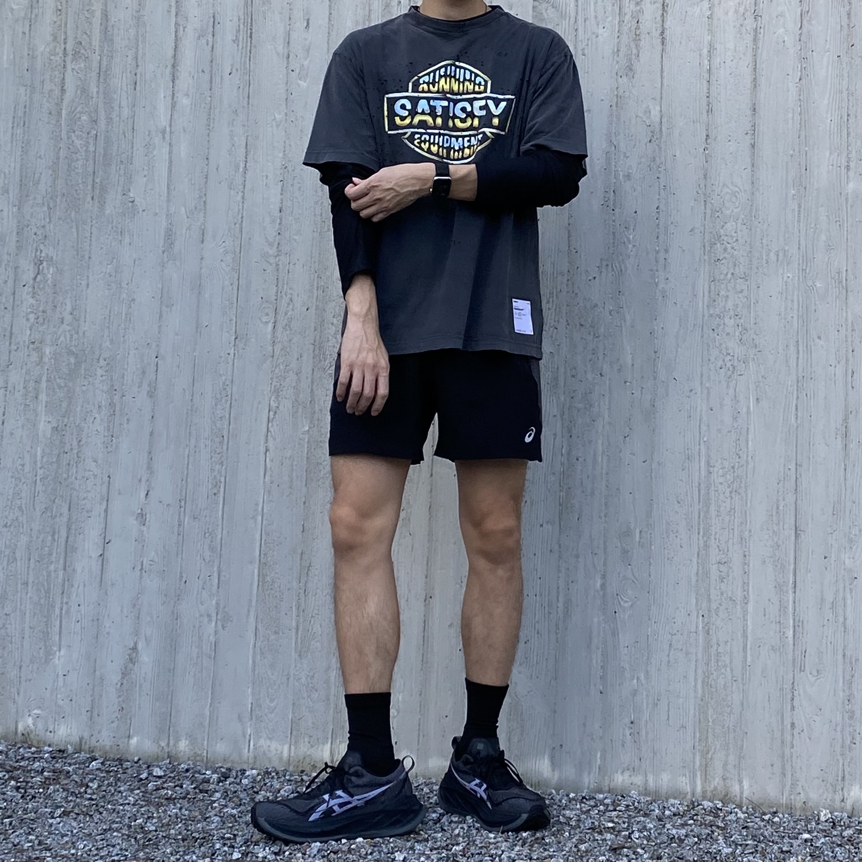 Satisfy MothTech Harley T-Shirt Aged Black, Asics Superblast 2 Black White 착용 스타일 - 1