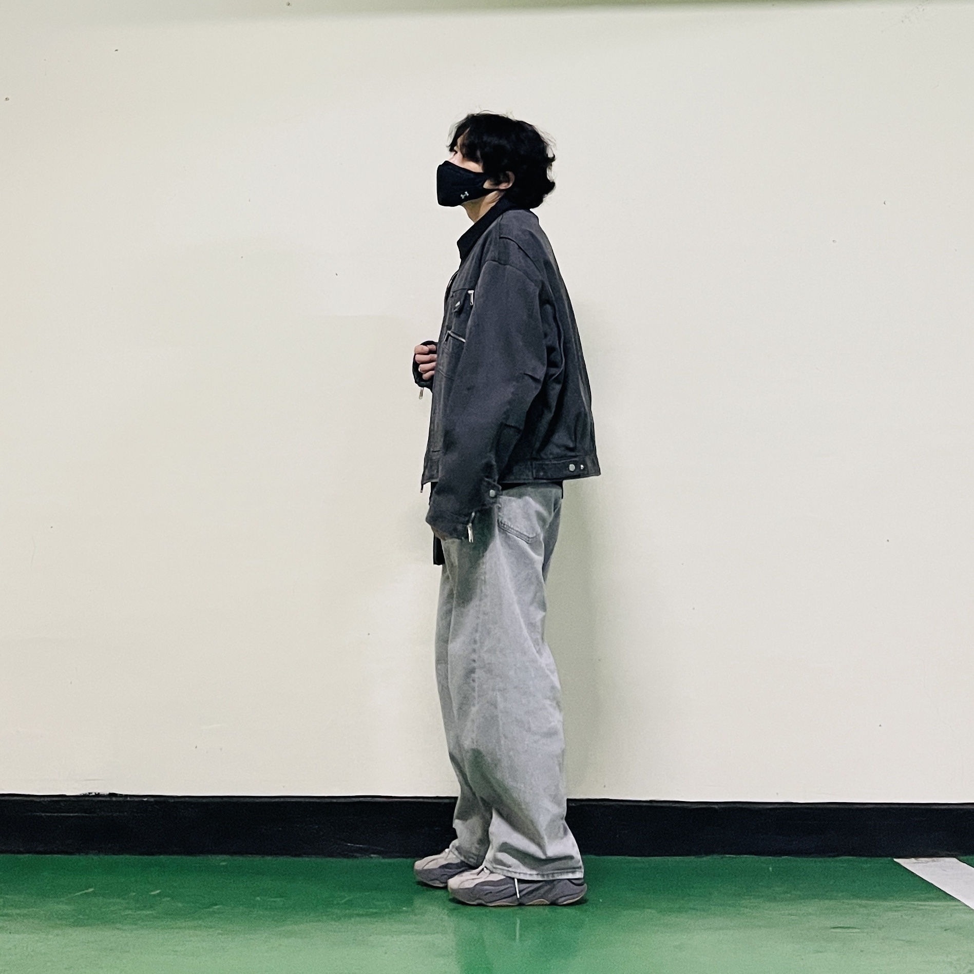 Adidas Yeezy Boost 700 V2 Tephra 2023, Diesel Dx1421 Two-Tone Stainless Steel Pendant Necklace Silver 착용 스타일 - 6