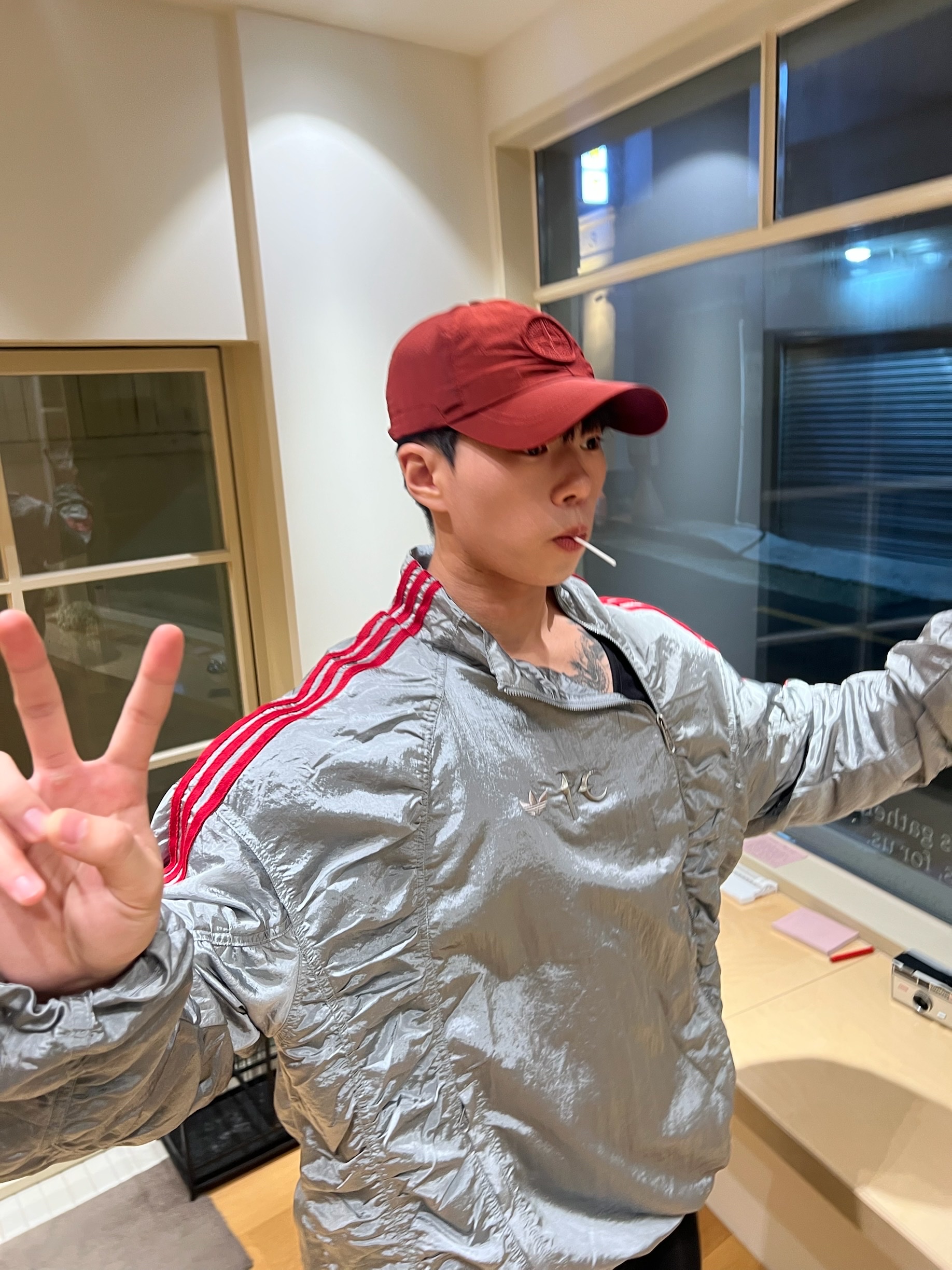 Adidas x Thug Club Woven Track Top Light Onix Silver Metallic - KR Sizing, (W) Nike Shox R4 OG Black Light Crimson 착용 스타일 - 2