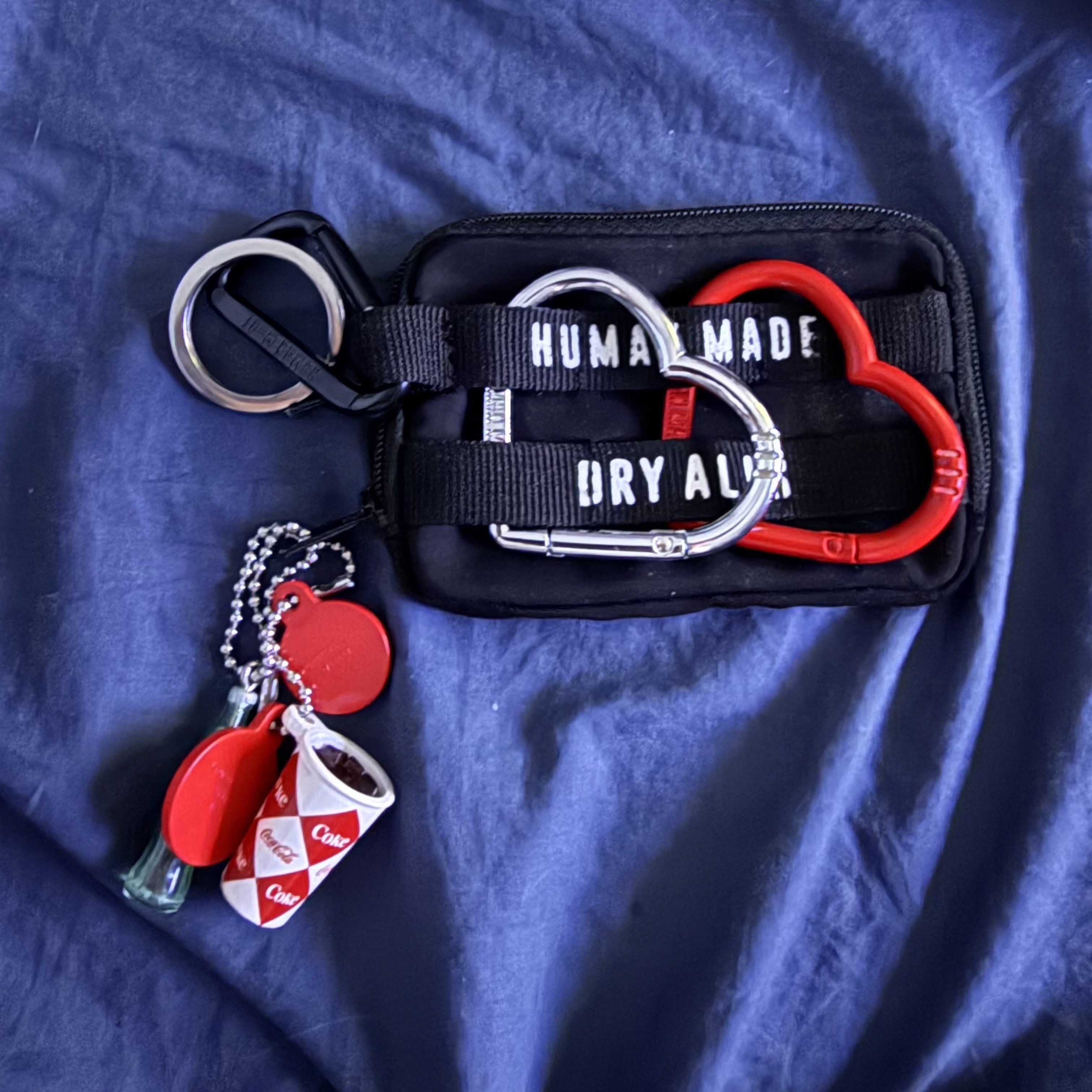 Human Made Military Card Case Black, Human Made Heart Carabiner Silver 착용 스타일