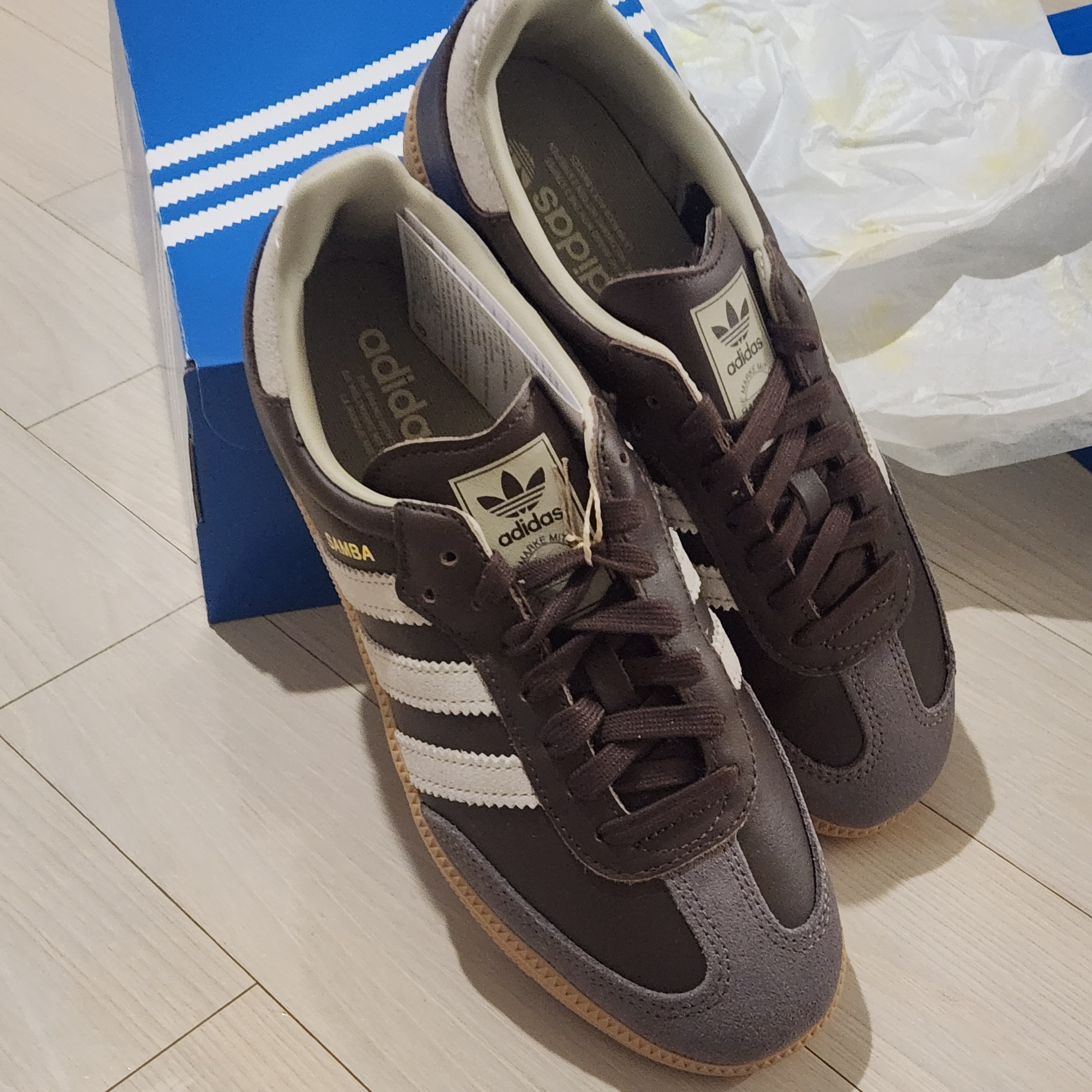 Adidas Samba OG Brown Putty Grey 착용 스타일 - 1