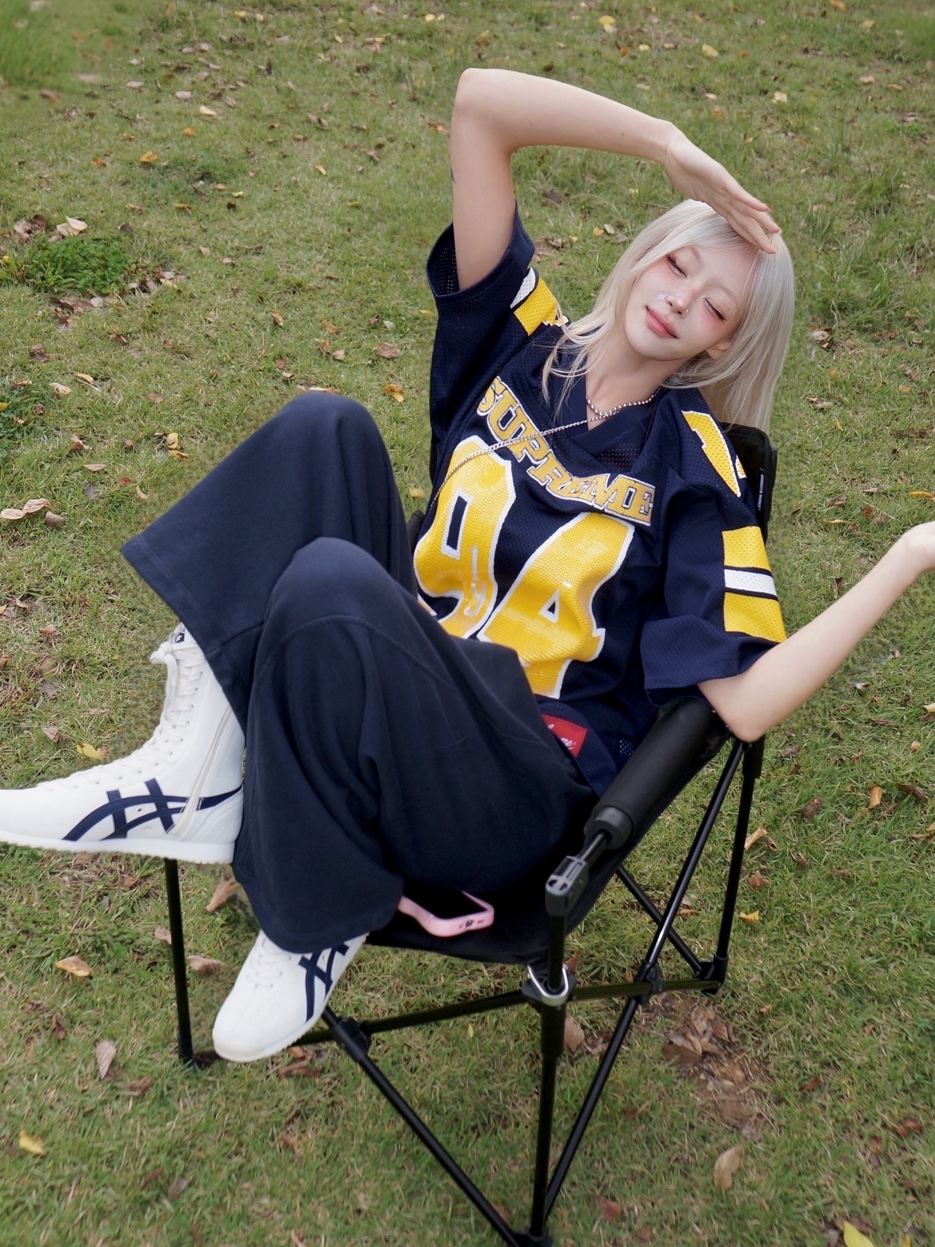 Onitsuka Tiger Mexico 66 Boxing Cream Peacoat, Supreme Sequin Football Jersey Navy - 25FW 착용 스타일 - 1