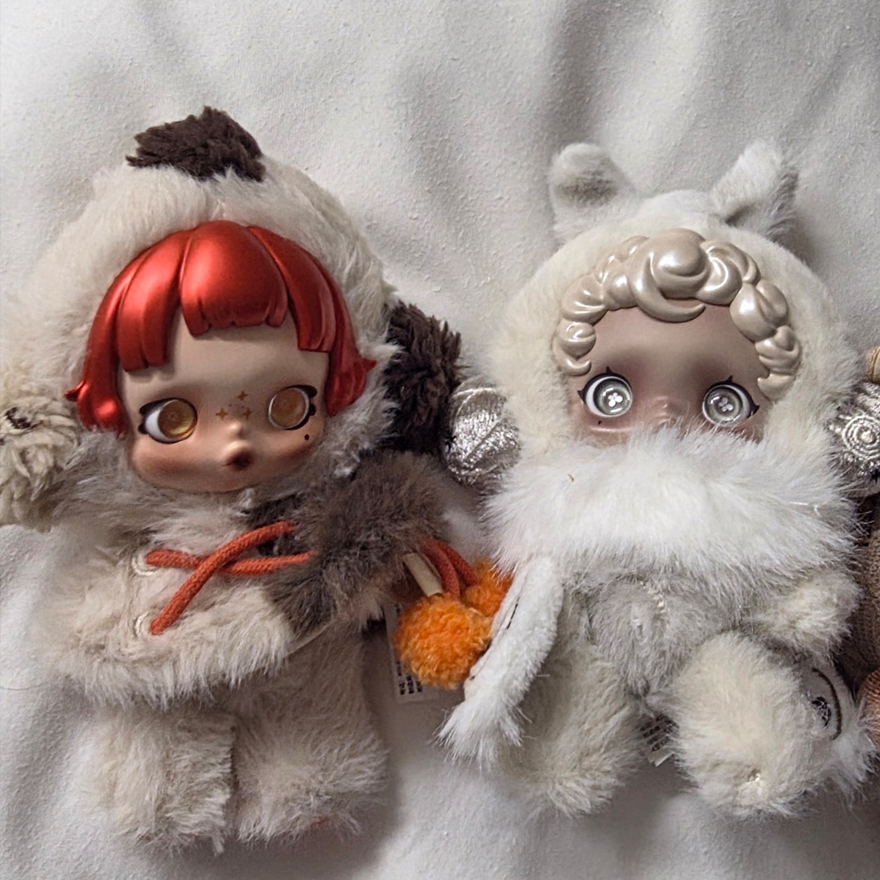 Pop Mart Skullpanda Winter Symphony Series Keyring Ode to Cocoa (Opened Case) 착용 스타일