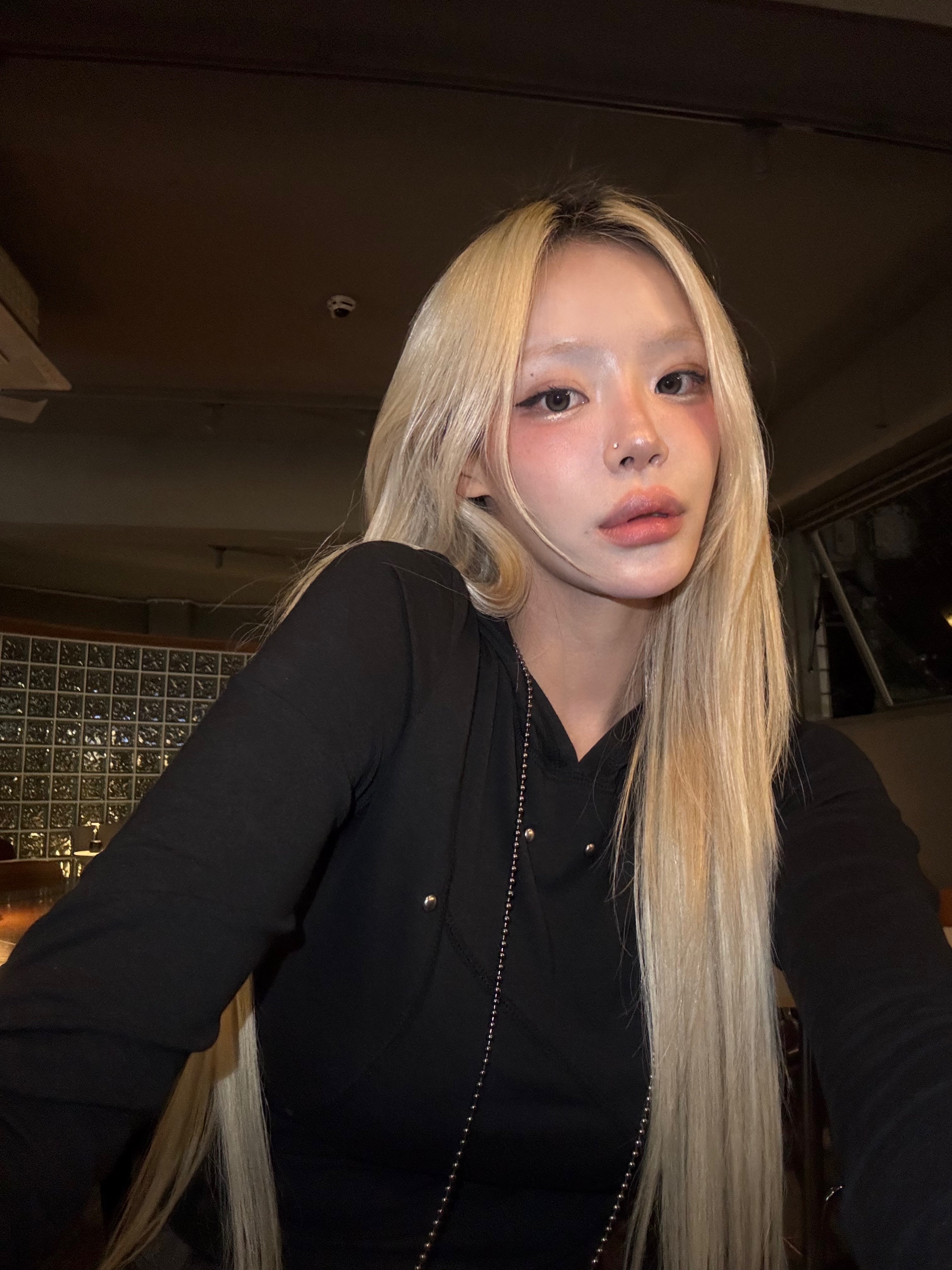 OJOS Fur Trim Jersey Zip-up Ivory 착용 스타일 - 2