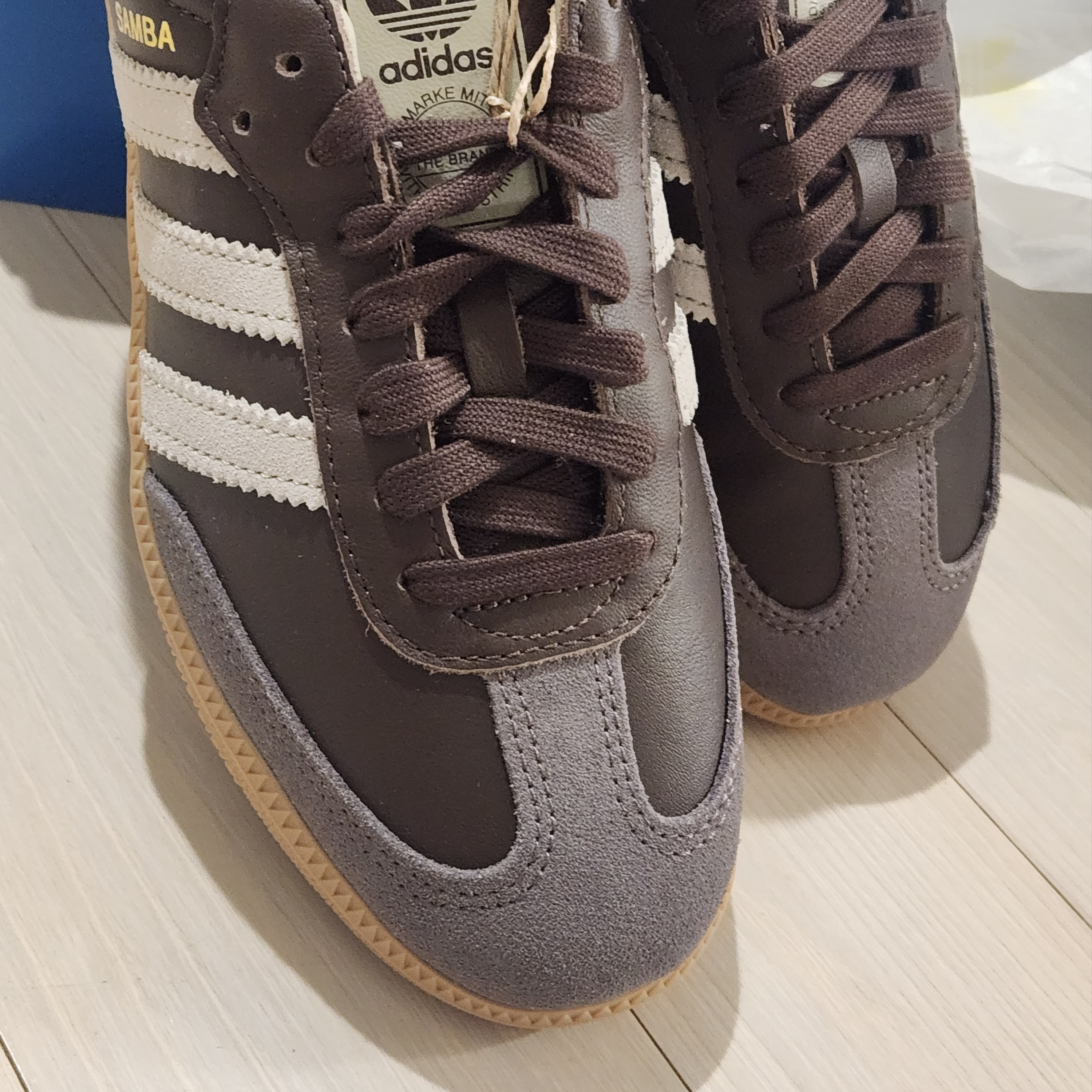 Adidas Samba OG Brown Putty Grey 착용 스타일 - 2
