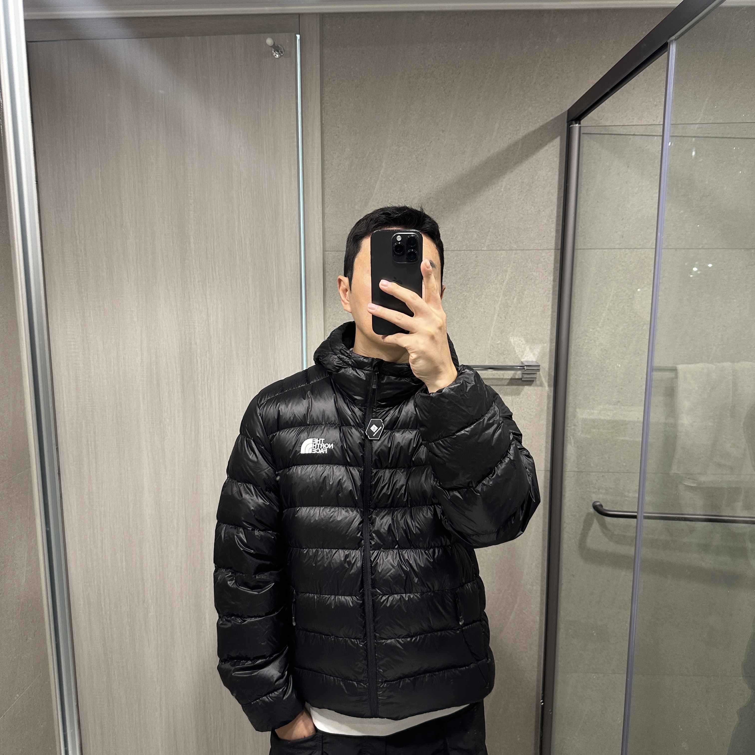 The North Face Matier EX RDS Down Hoodie Black 착용 스타일 - 2